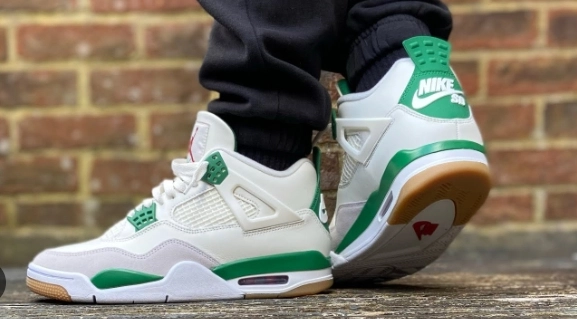 Jordan 4 Retro SB Pine Green Reps DR5415-103