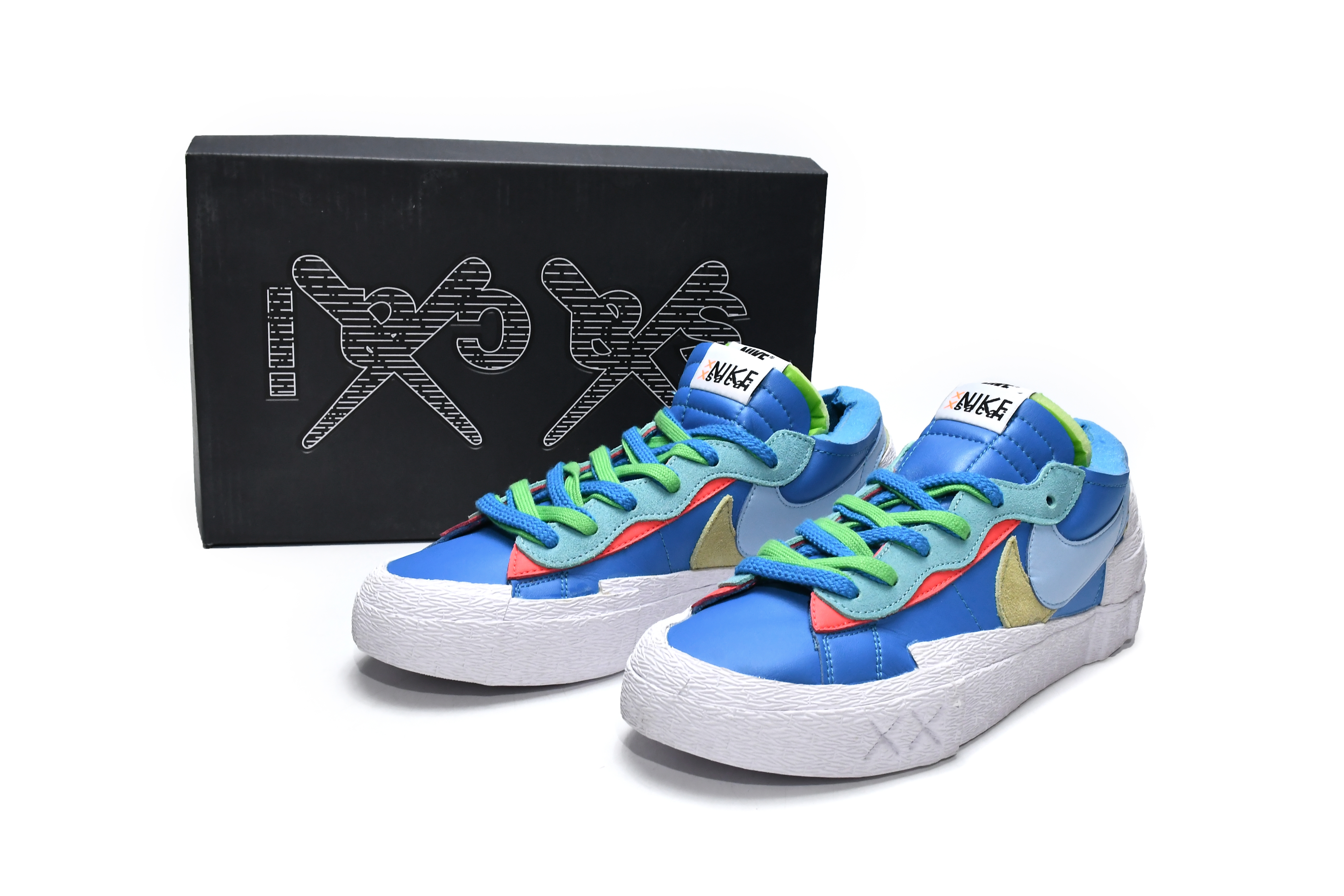 BoostMasterLin Blazer Low sacai KAWS Neptune Blue DM7901-400