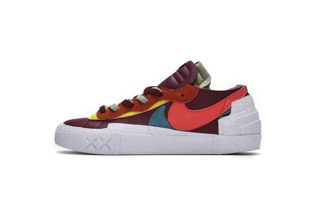 BoostMasterLin Blazer Low sacai KAWS Red DM7901-600