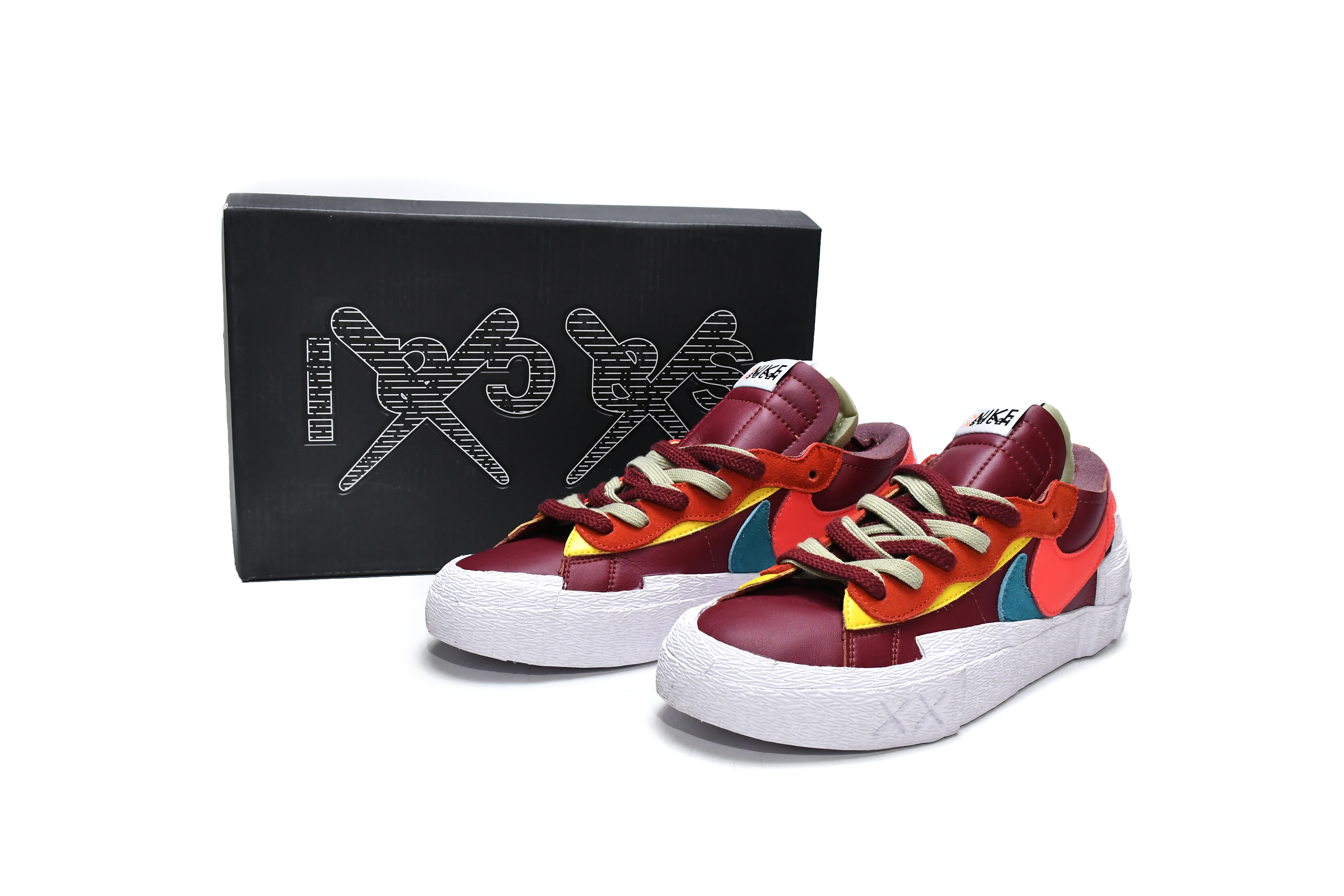 BoostMasterLin Blazer Low sacai KAWS Red DM7901-600