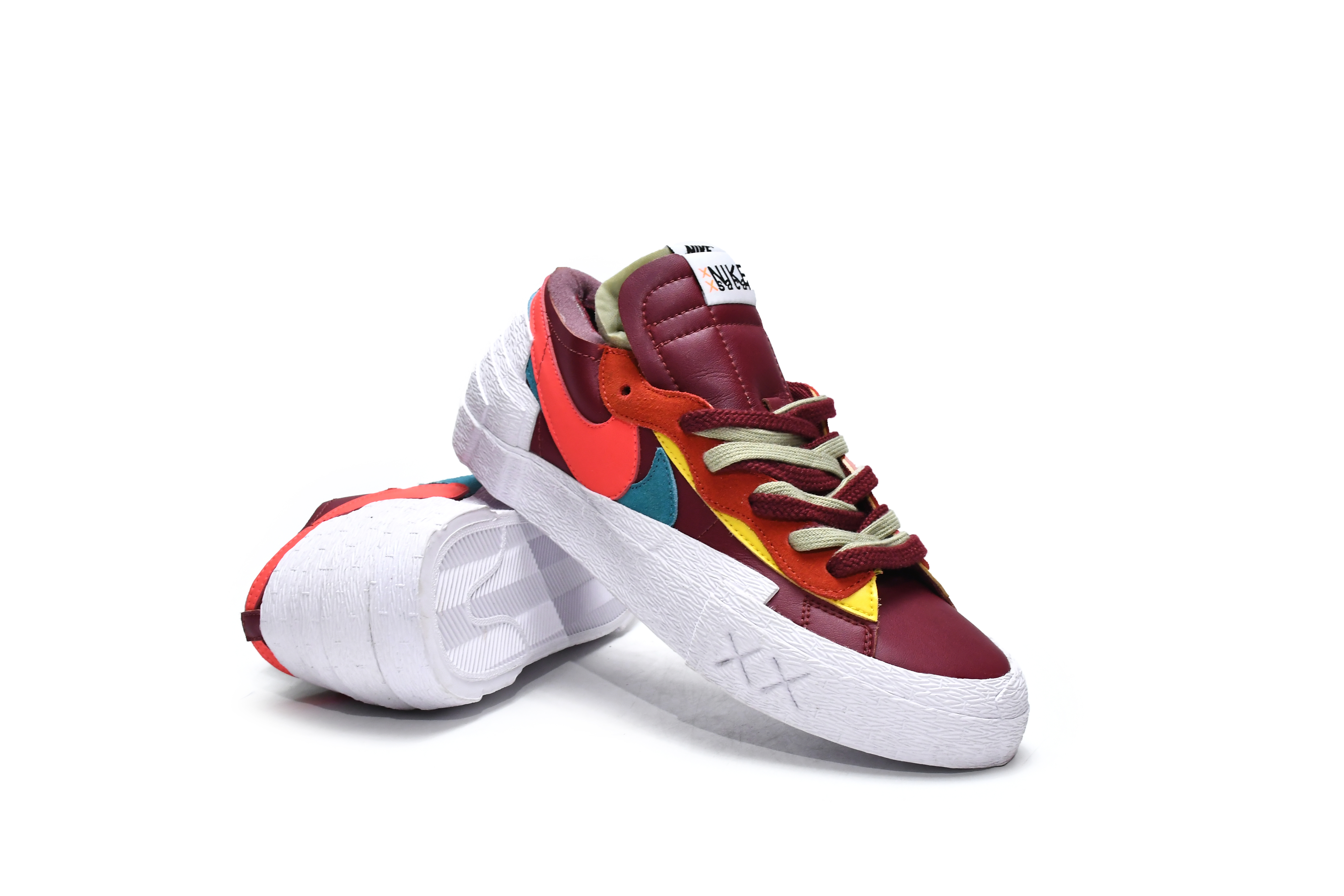 BoostMasterLin Blazer Low sacai KAWS Red DM7901-600