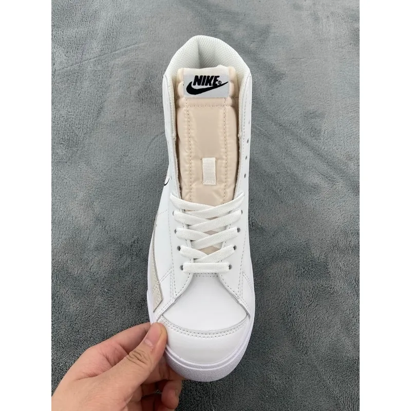 BoostMasterLin Blazer Mid 7 DN7996-100
