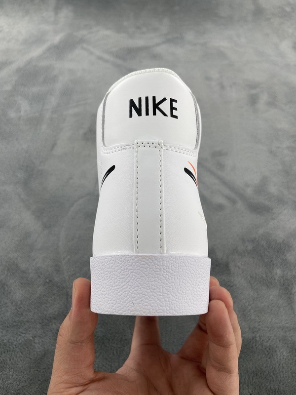 BoostMasterLin Blazer Mid 7 DN7996-100