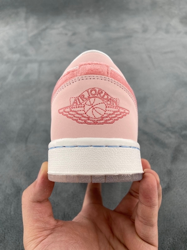 BoostMasterLin Jordan 1 Low SE Mighty Swooshers Pink (W) DM5443-666 