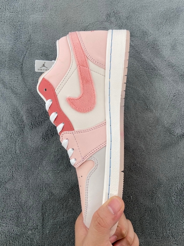 BoostMasterLin Jordan 1 Low SE Mighty Swooshers Pink (W) DM5443-666 