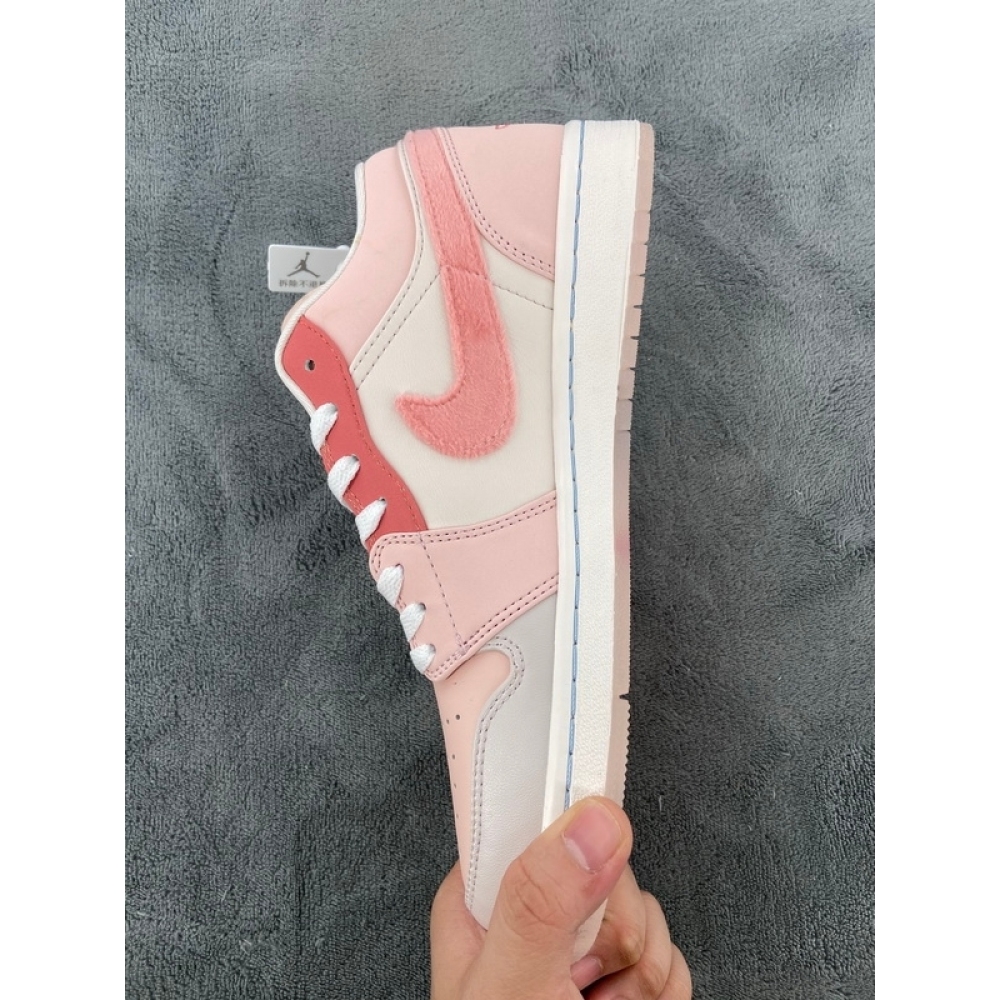 BoostMasterLin Jordan 1 Low SE Mighty Swooshers Pink (W) DM5443-666 