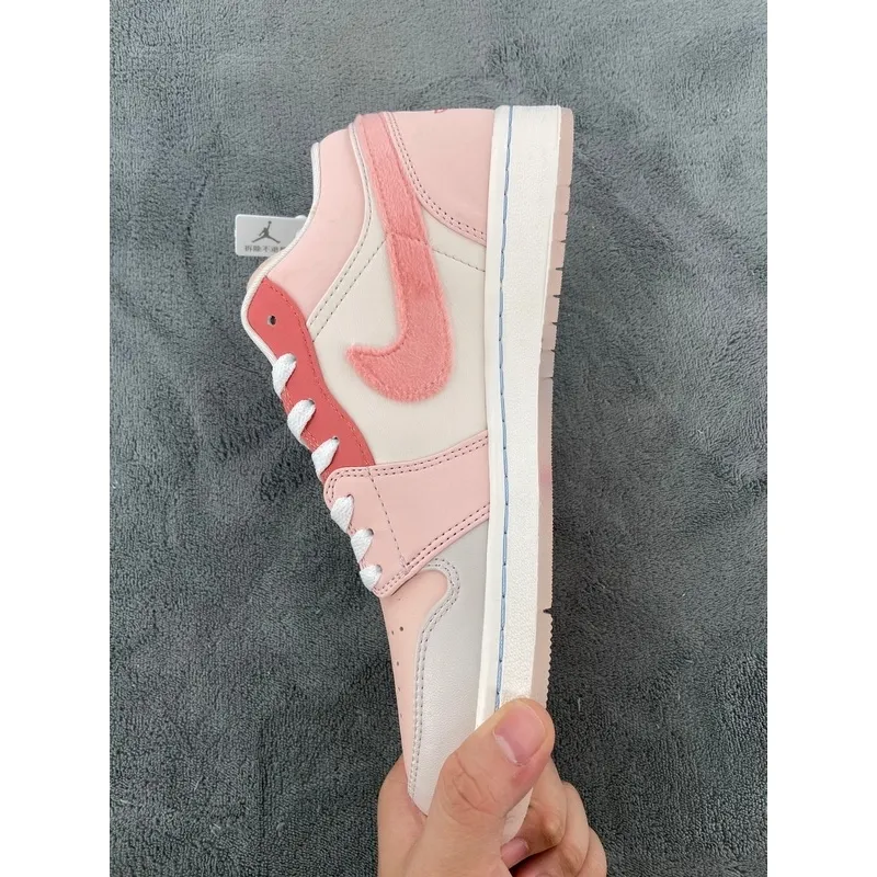 BoostMasterLin Jordan 1 Low SE Mighty Swooshers Pink (W) DM5443-666 