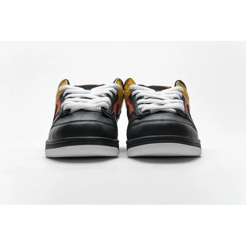 og SB Dunk Low  Raygun 304292-803