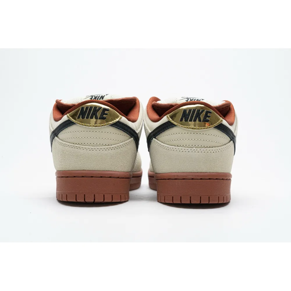 og SB Dunk Low Pro Hennessy BQ6817-100