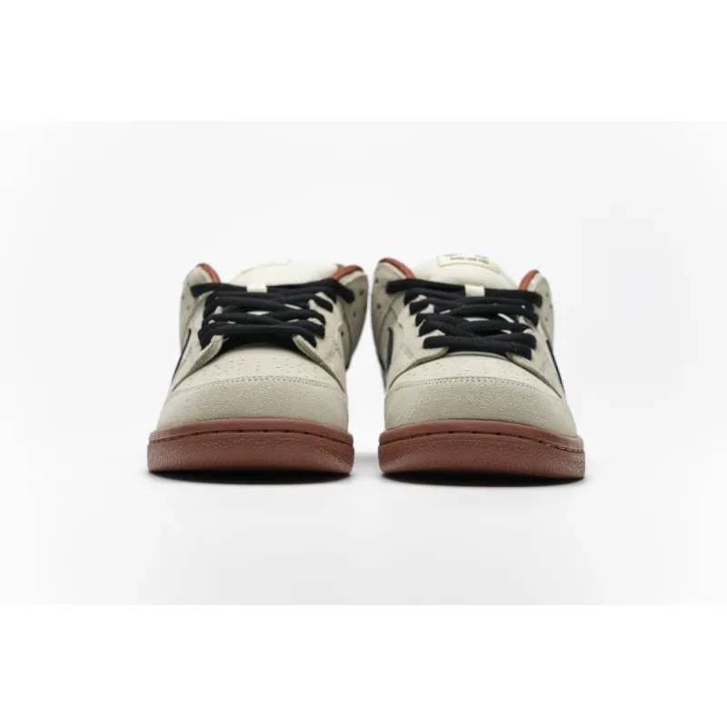 og SB Dunk Low Pro Hennessy BQ6817-100 ,