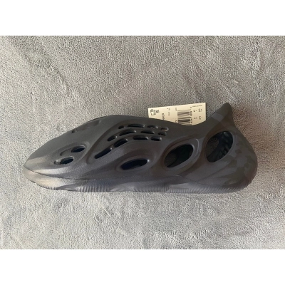 og Yeezy Foam RNNR Mineral Blue GV7903 01