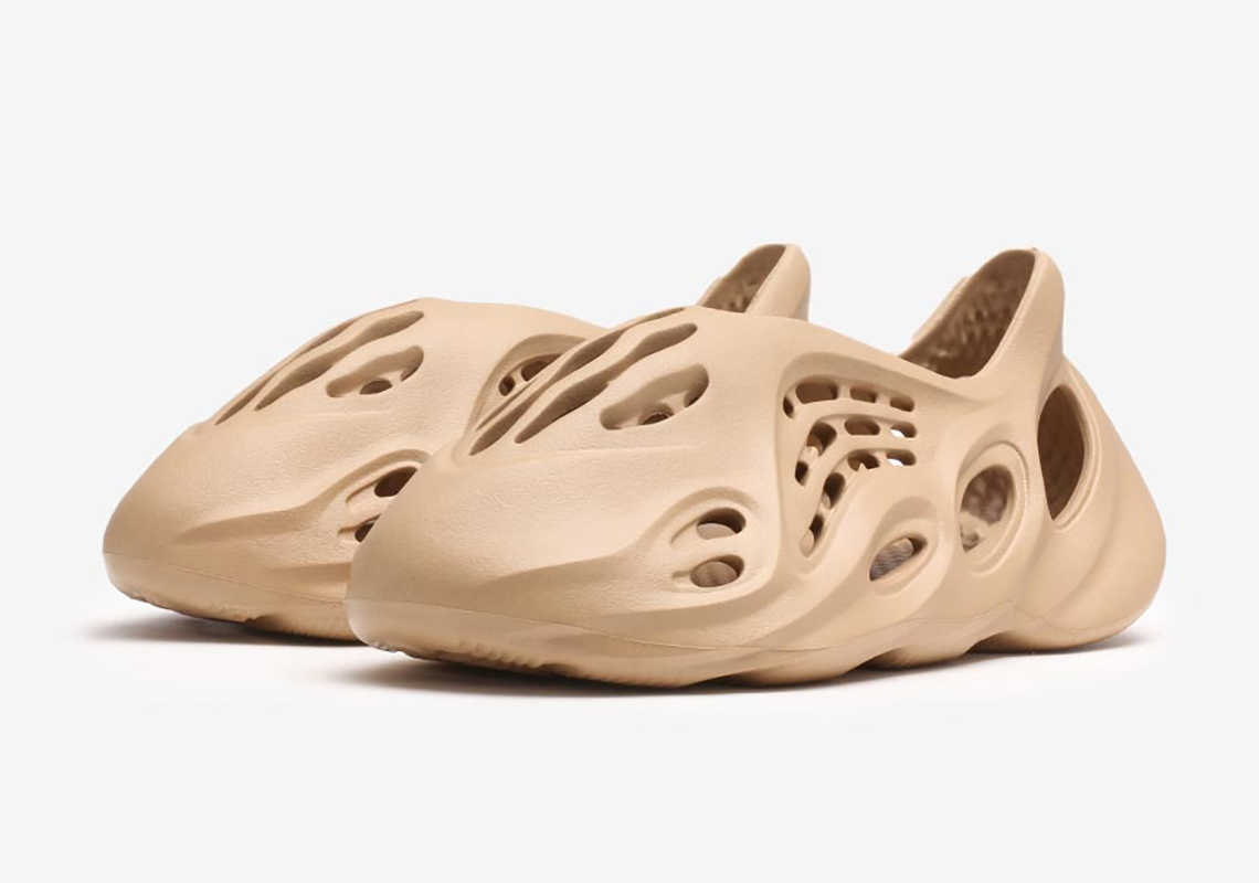 og Yeezy Foam RNNR Ochre GW3354