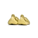 og Yeezy Foam RNNR Sulfur GV6775 