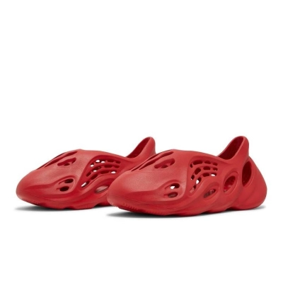 og Yeezy Foam RNNR Vermillion GW3355 02