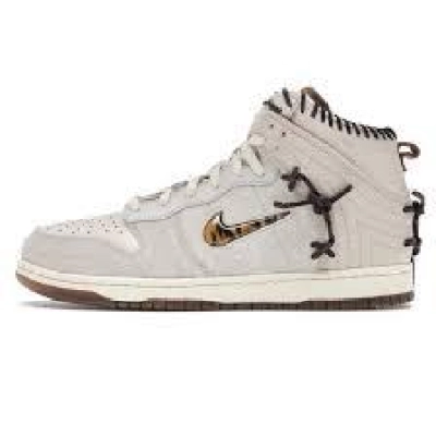 PKGoden Bodega x Dunk High 'Friends &amp; Family' CZ8125-100 01