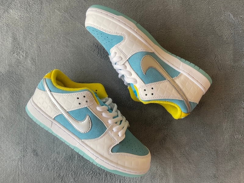 PKGoden SB Dunk Low FTC Lagoon Pulse DH7687-400