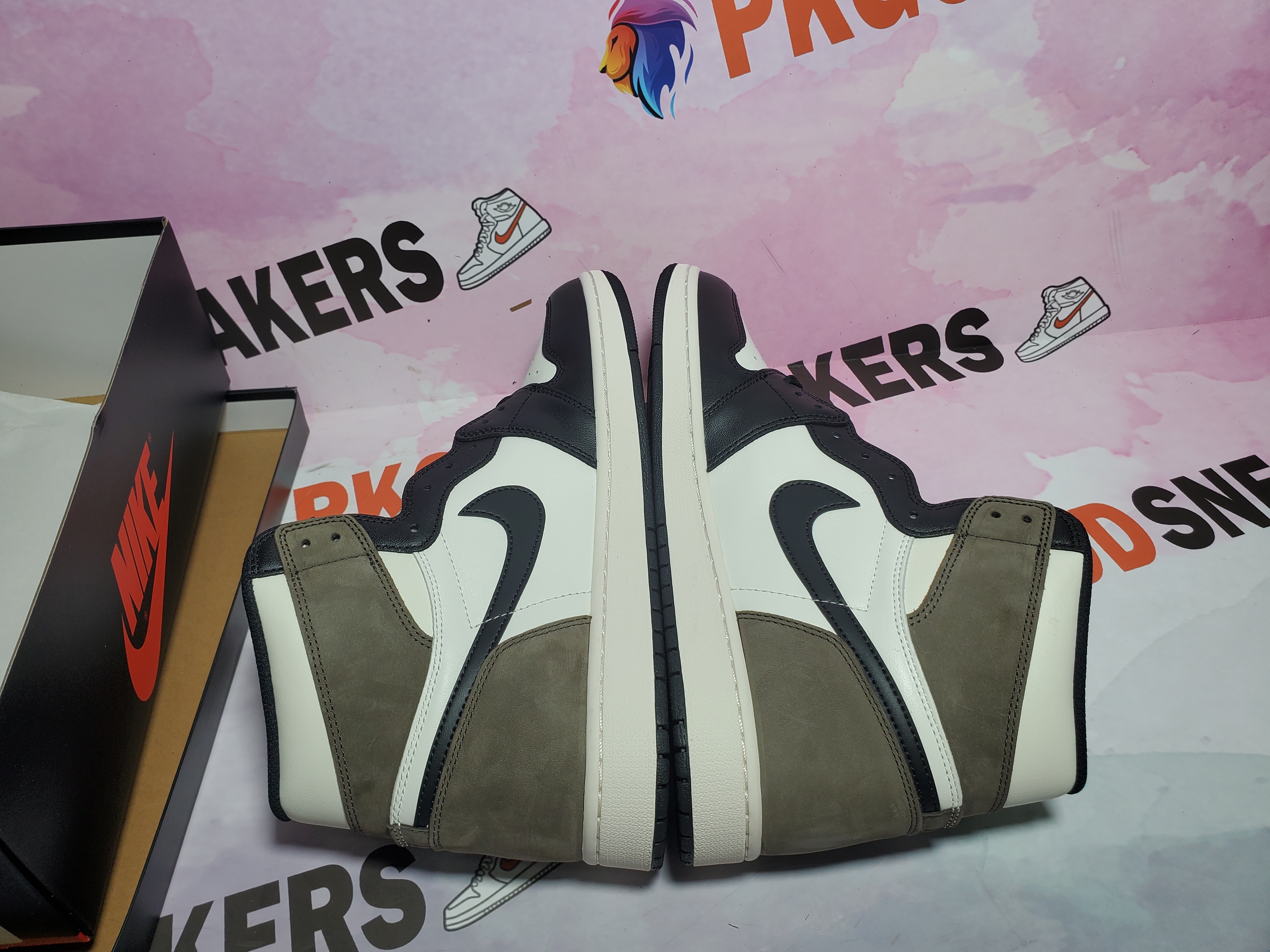 PKGoden Jordan 1 Retro High Dark Mocha 555088-105