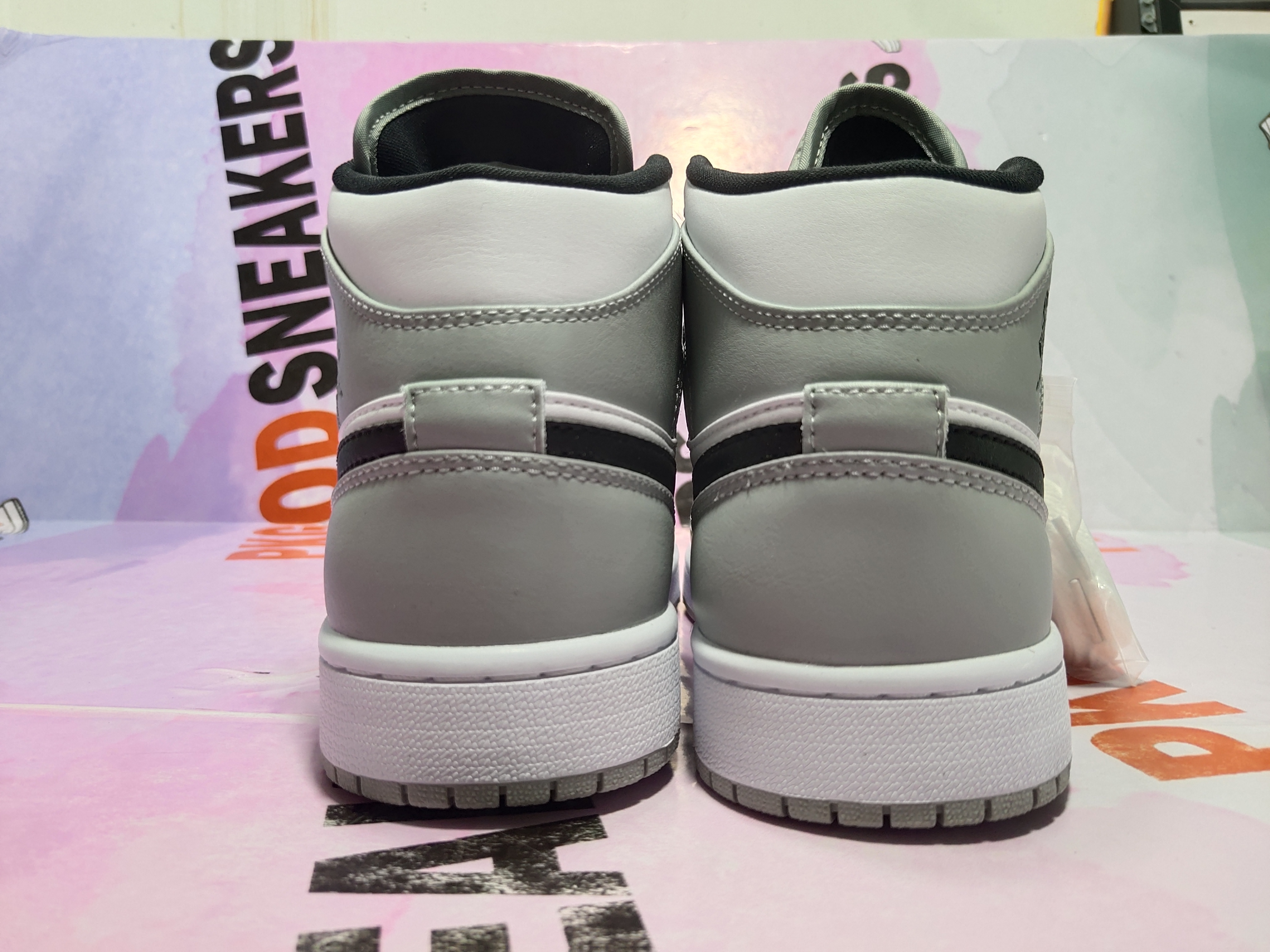 og Jordan 1 Mid Light Smoke Grey 554724-092