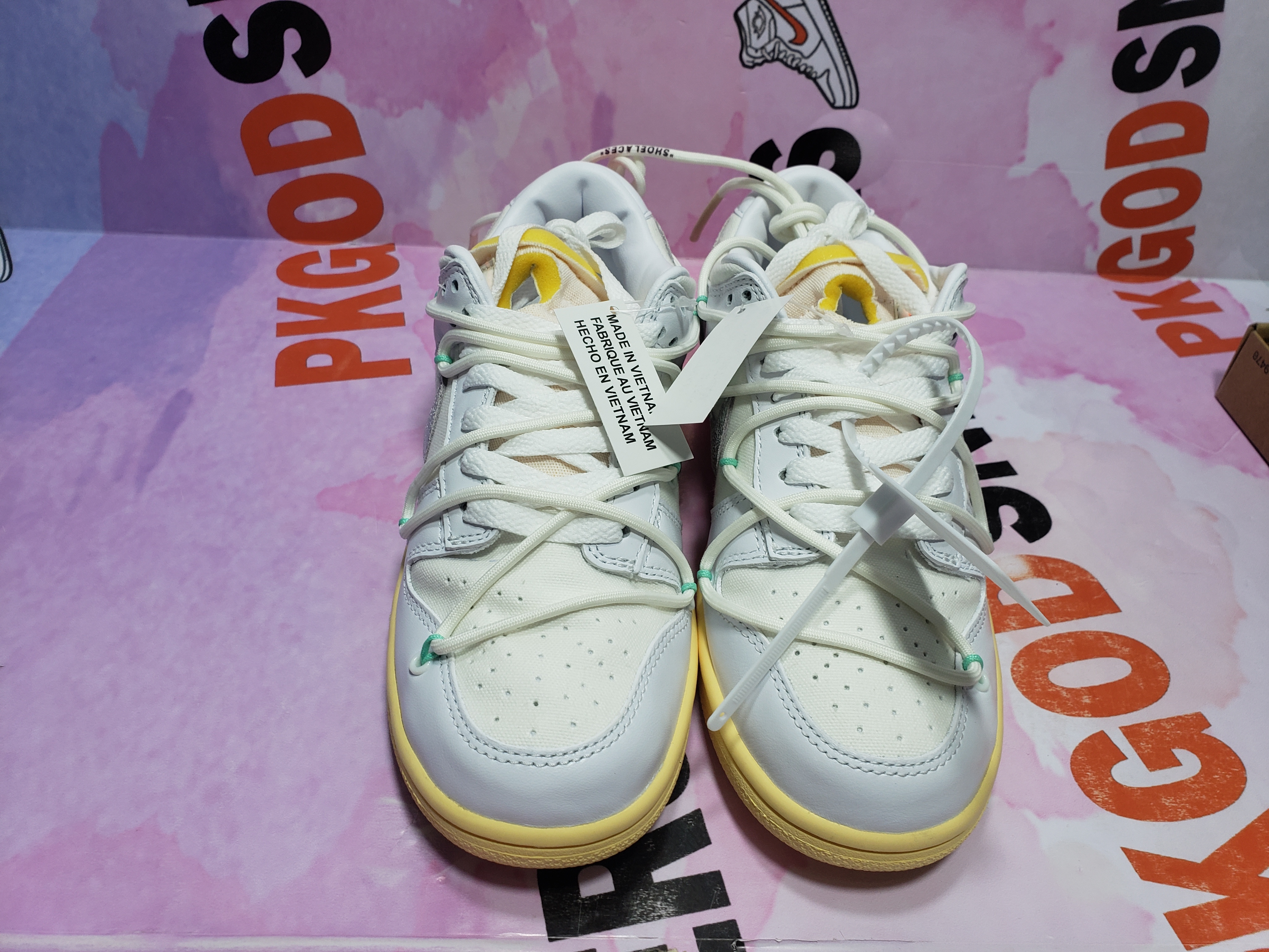 PKGoden Dunk Low Off-White Lot 1 DM1602-127