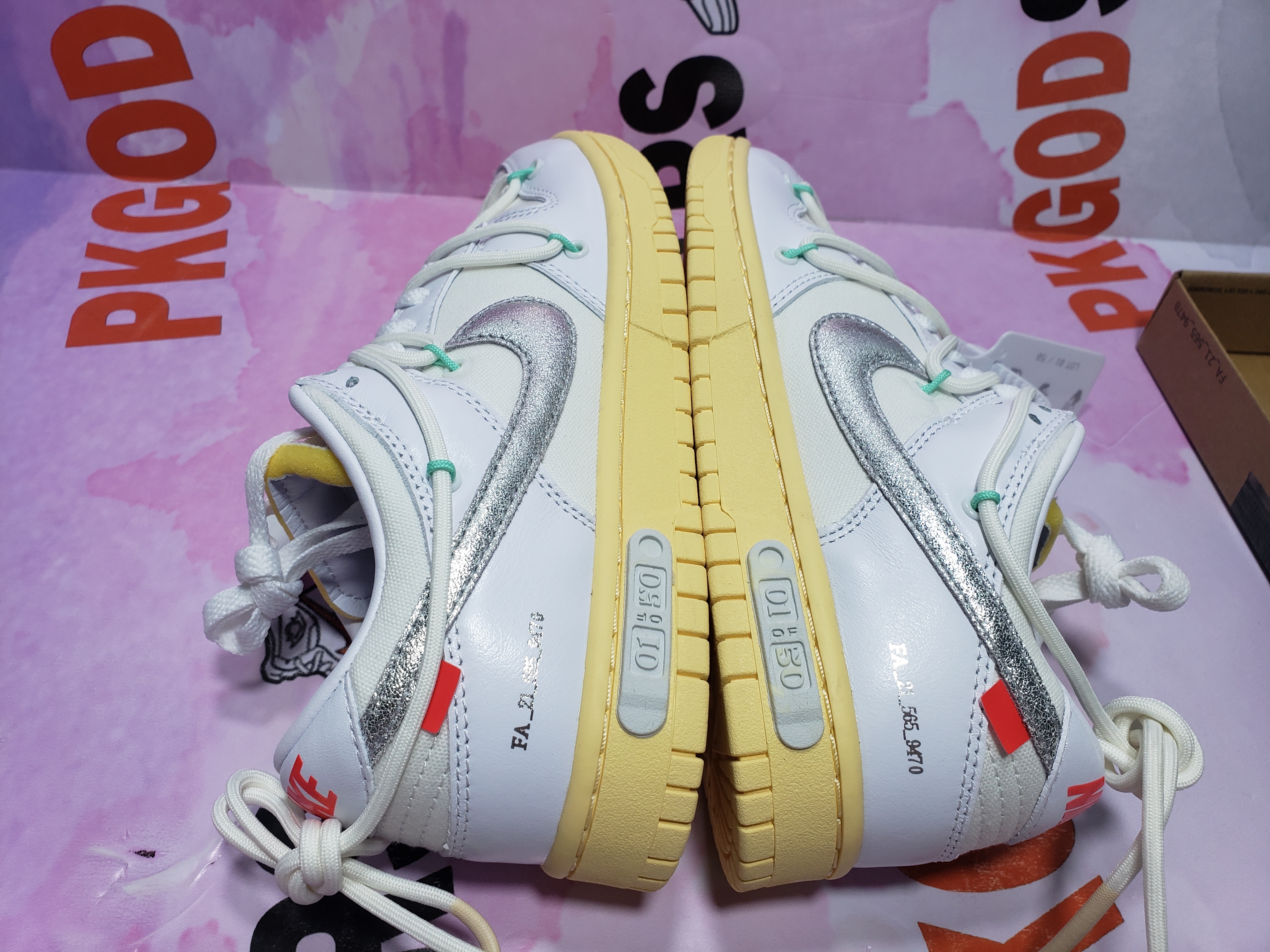 PKGoden Dunk Low Off-White Lot 1 DM1602-127