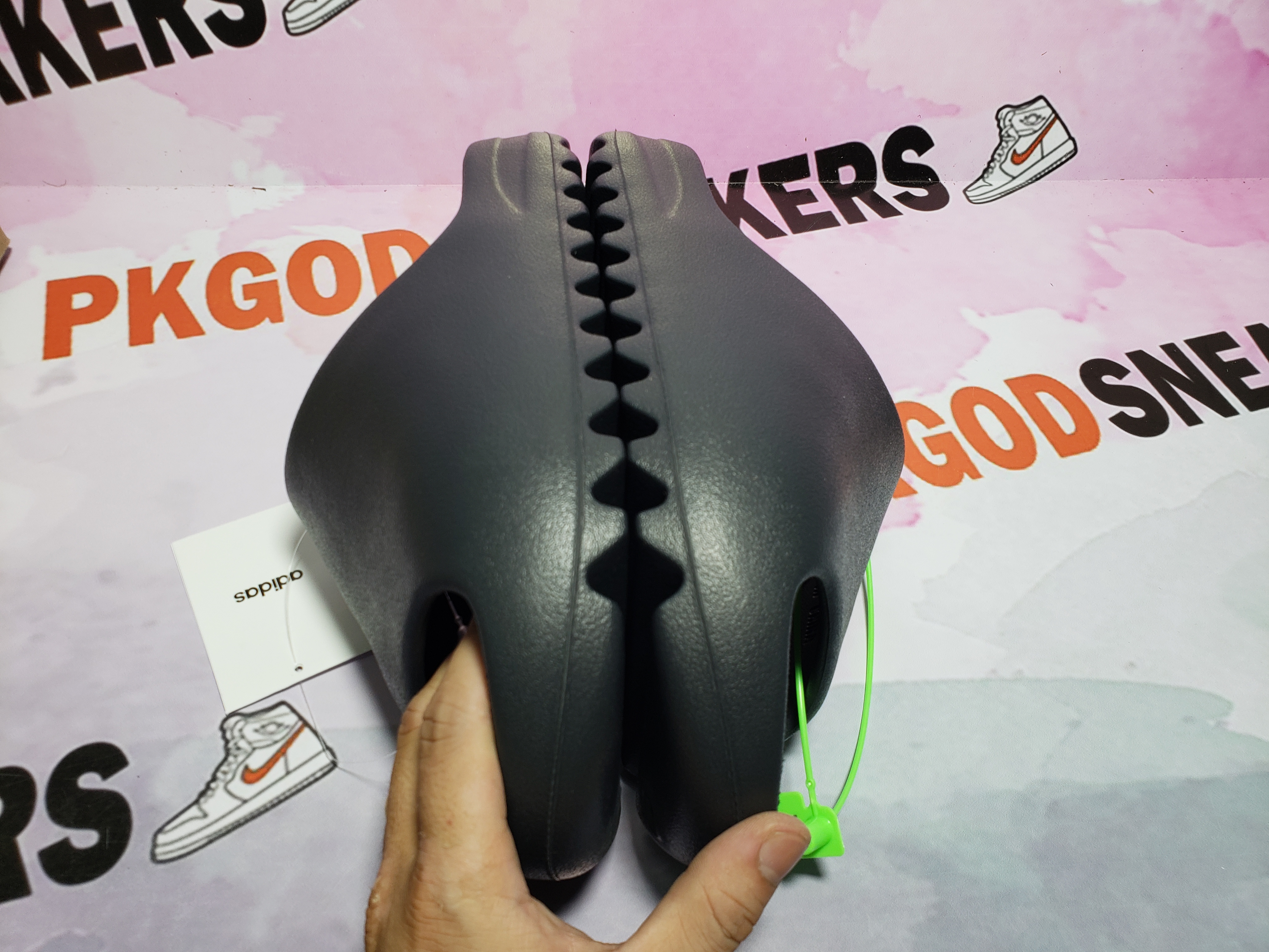 og Yeezy Slide Onyx HQ6448