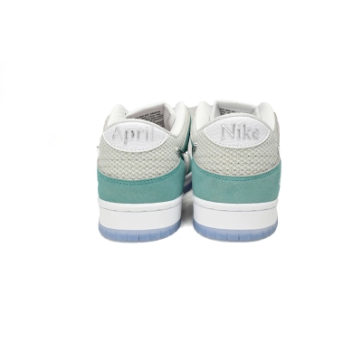 PKGoden SB Dunk Low April Skateboards FD2562-400 02