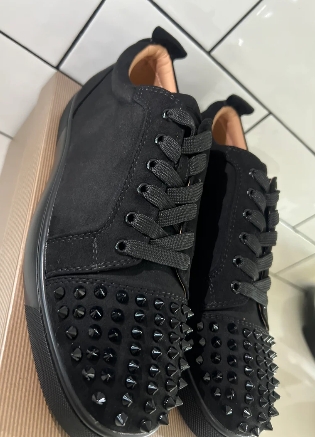 Red bottoms, Designer shoes for men, unisex shoes, black with red bottom, limite