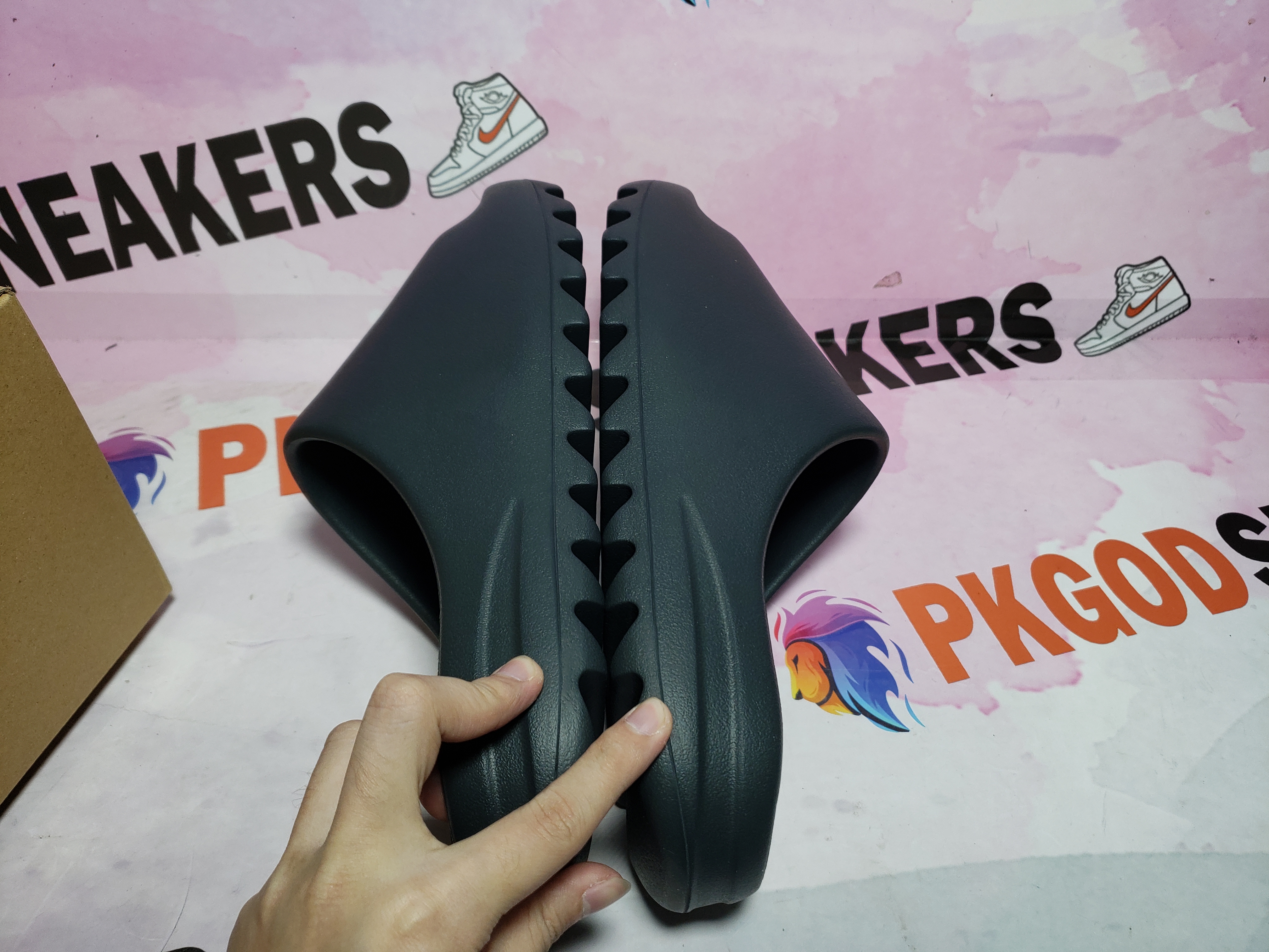 OG Yeezy Slide Granite ID4132