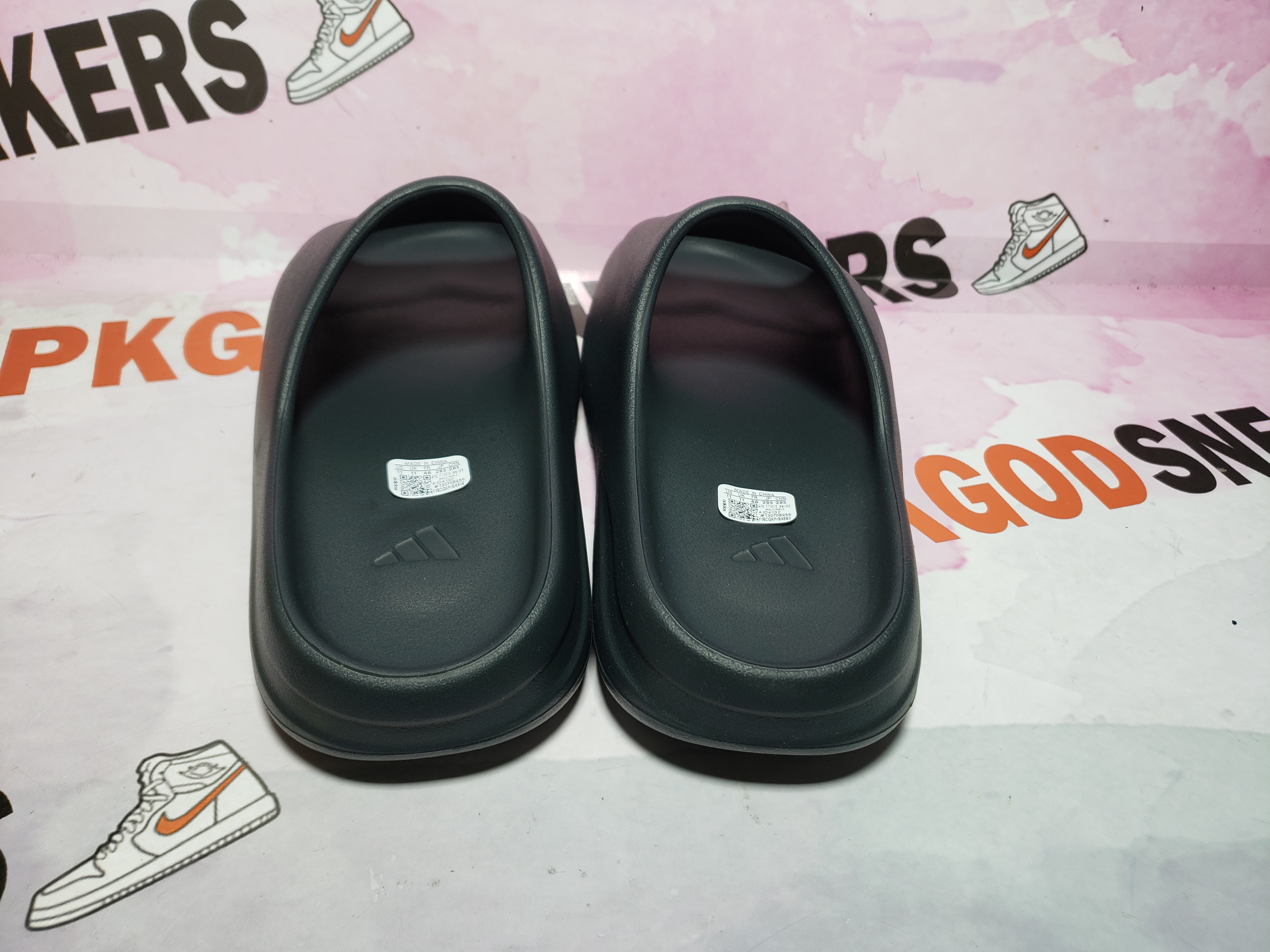 OG Yeezy Slide Granite ID4132