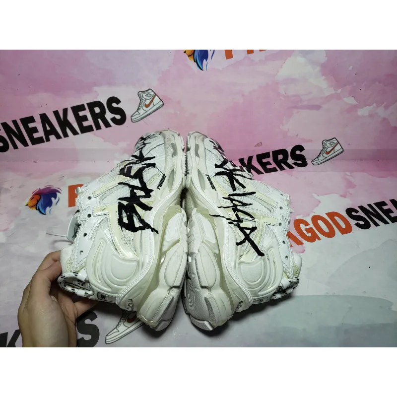 PKGoden Balenciaga 7th Runner White And Black Characters 677402 W3RBQ 9010