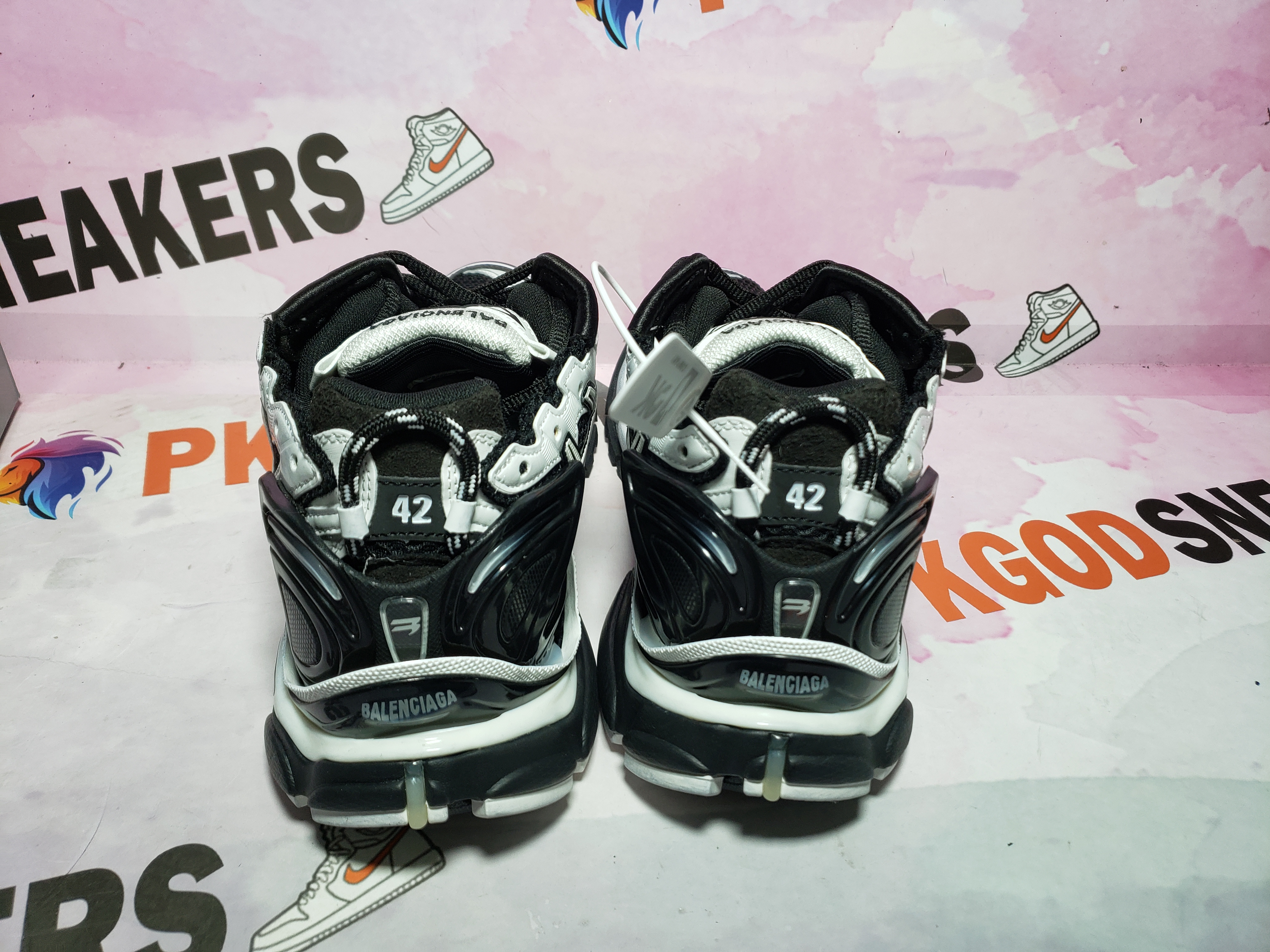 PKGoden Balenciaga 7th Runner Black White 677403W3RB29010