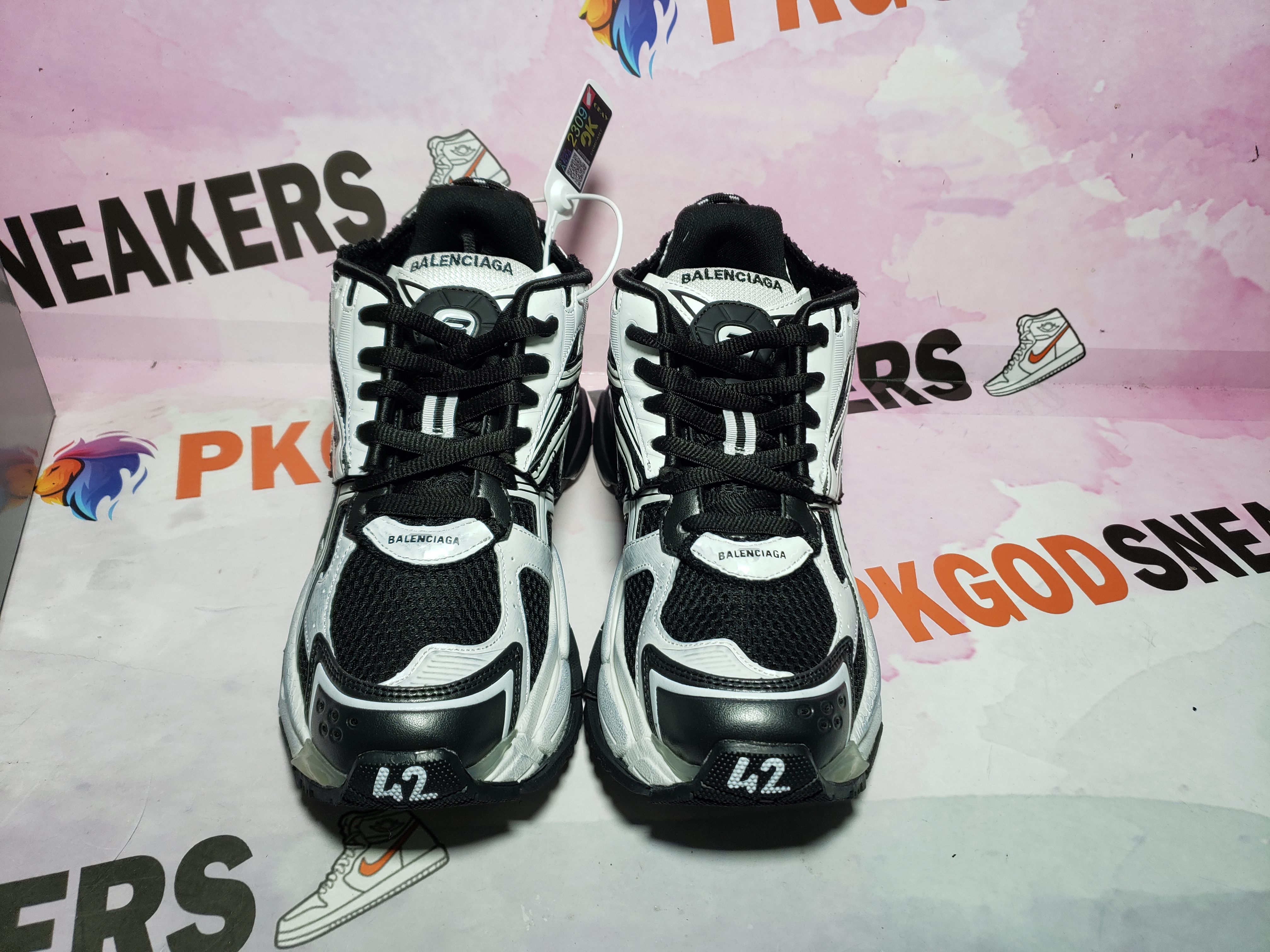 PKGoden Balenciaga 7th Runner Black White 677403W3RB29010