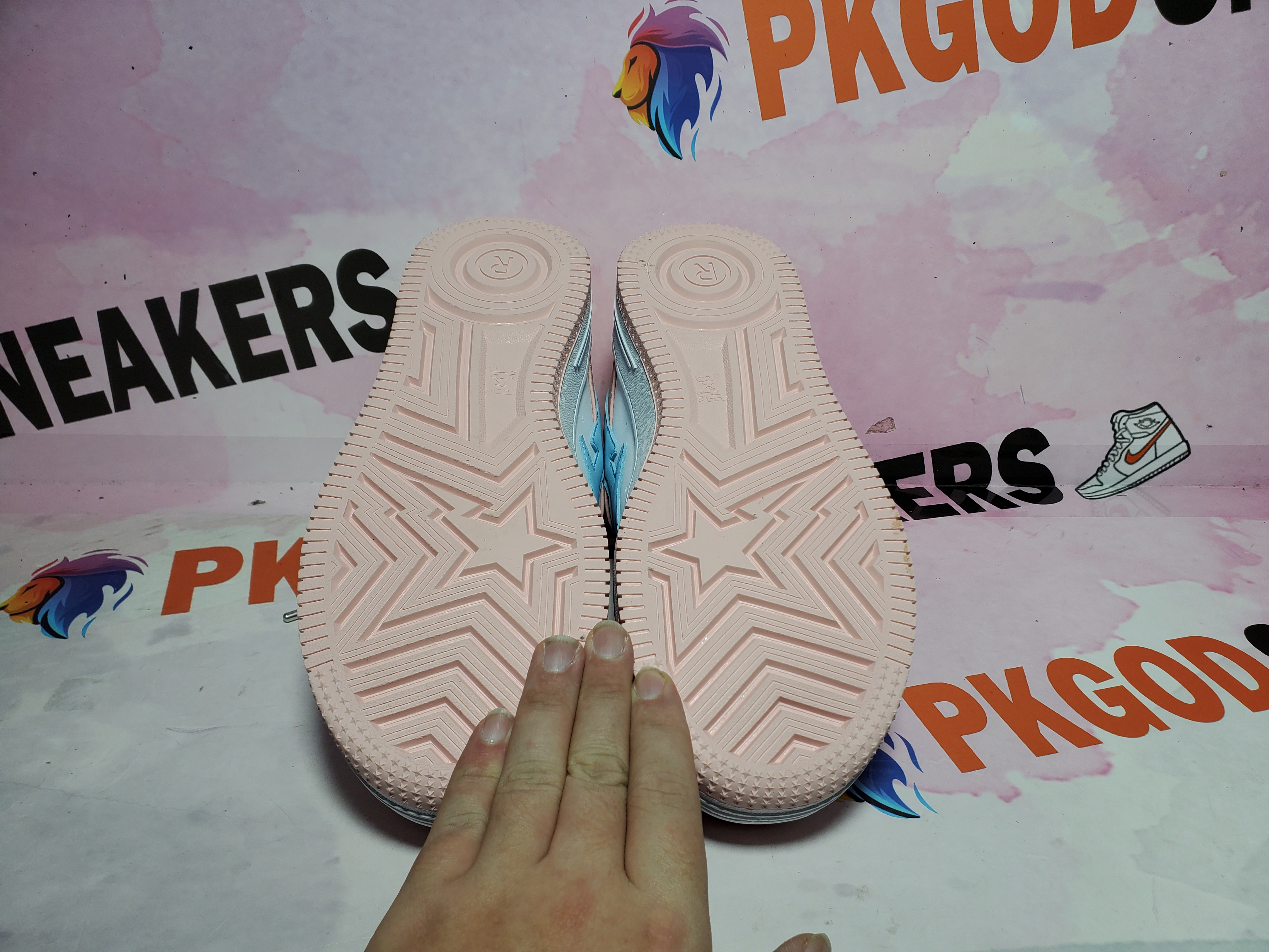 PKGoden A Bathing Ape Bape Sta Low Cartoon Hello Kitty 1H73-191-913