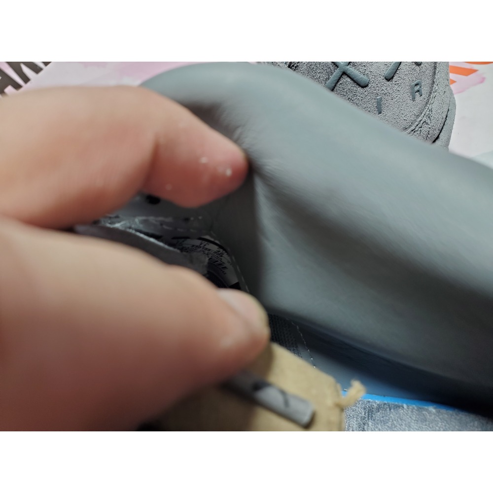 PKGoden Jordan 4 Retro Kaws 930155-003