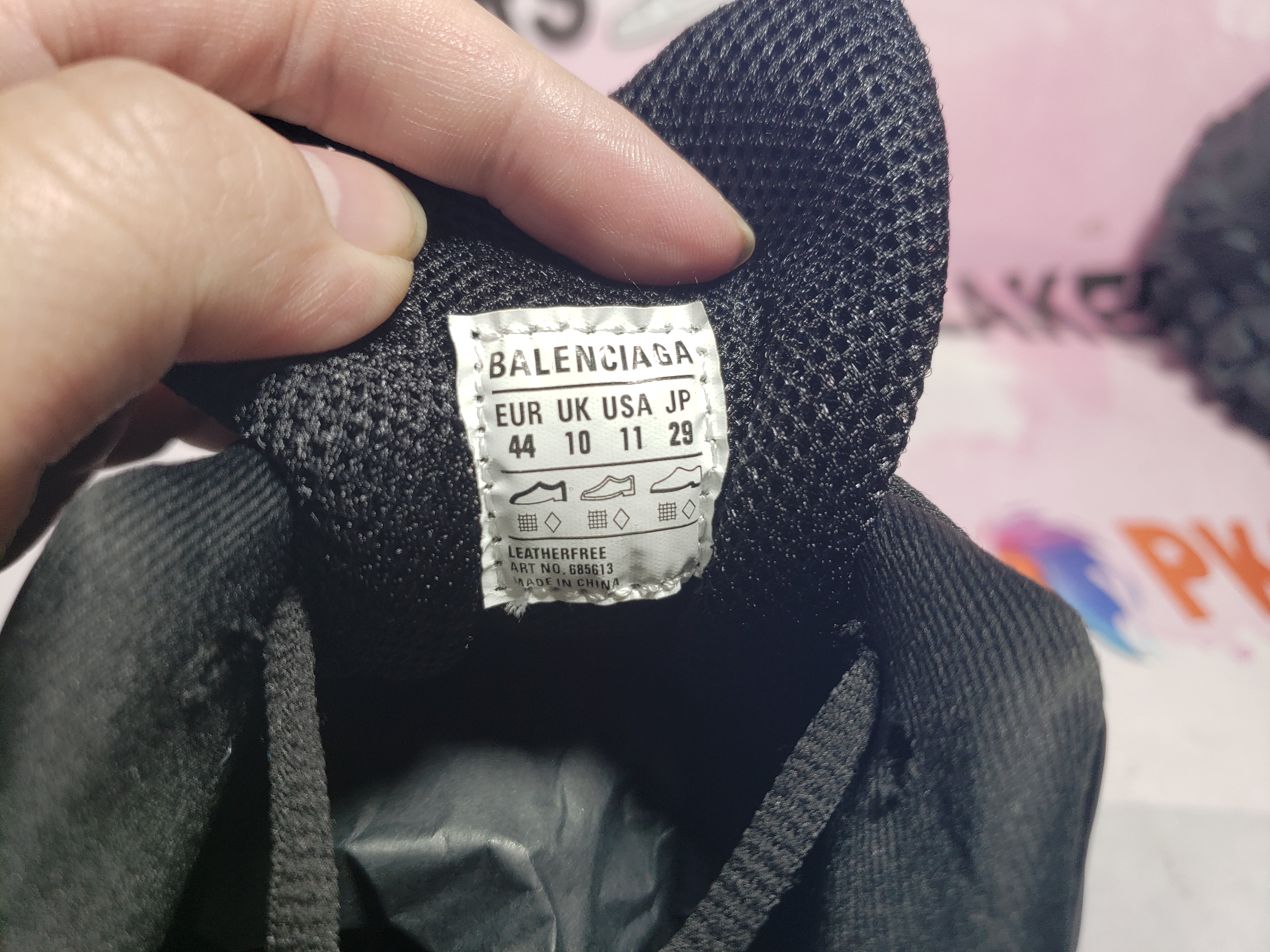 PKGoden Balenciaga Defender Black 685613 W2RA6 1000