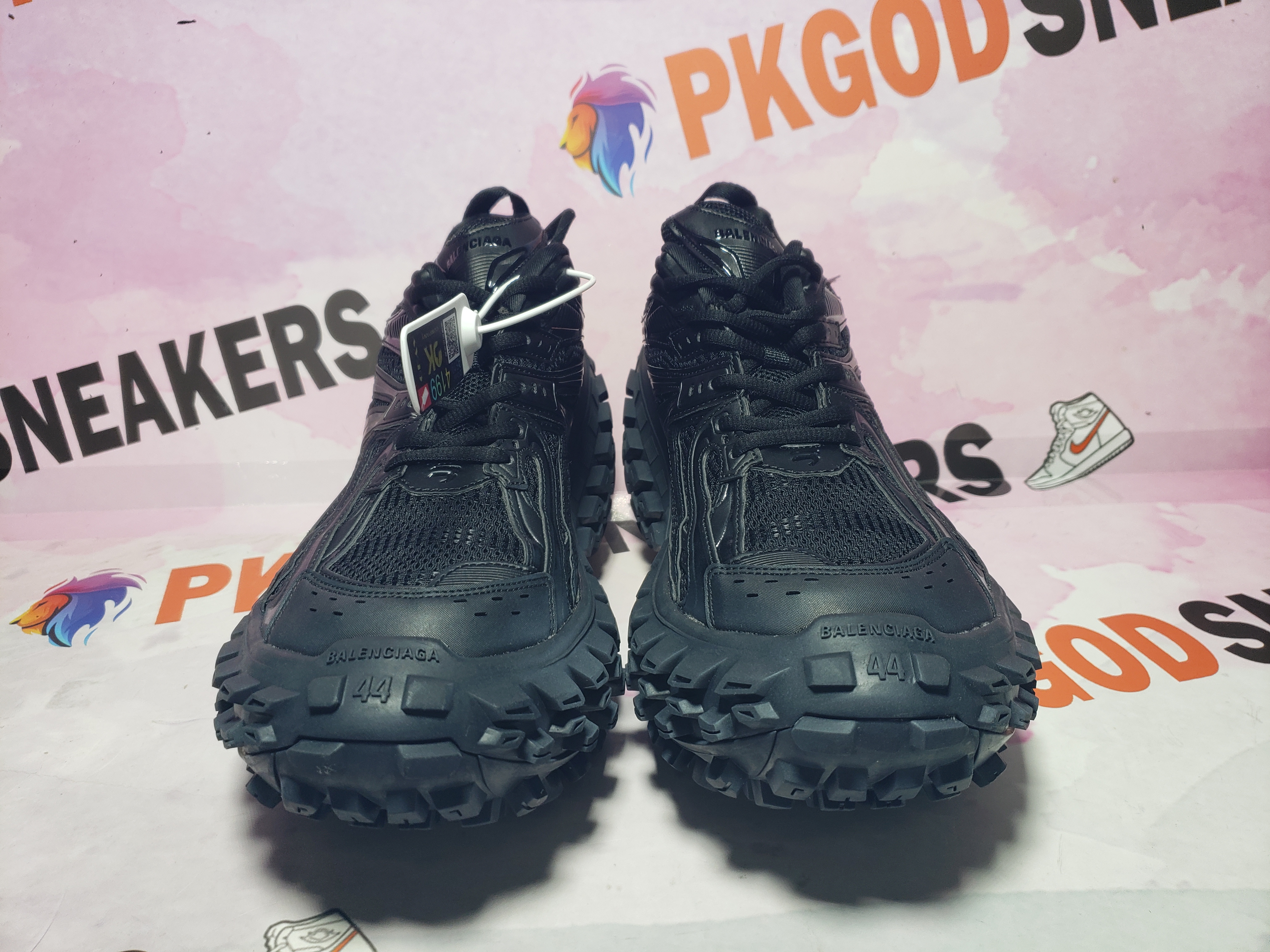 PKGoden Balenciaga Defender Black 685613 W2RA6 1000