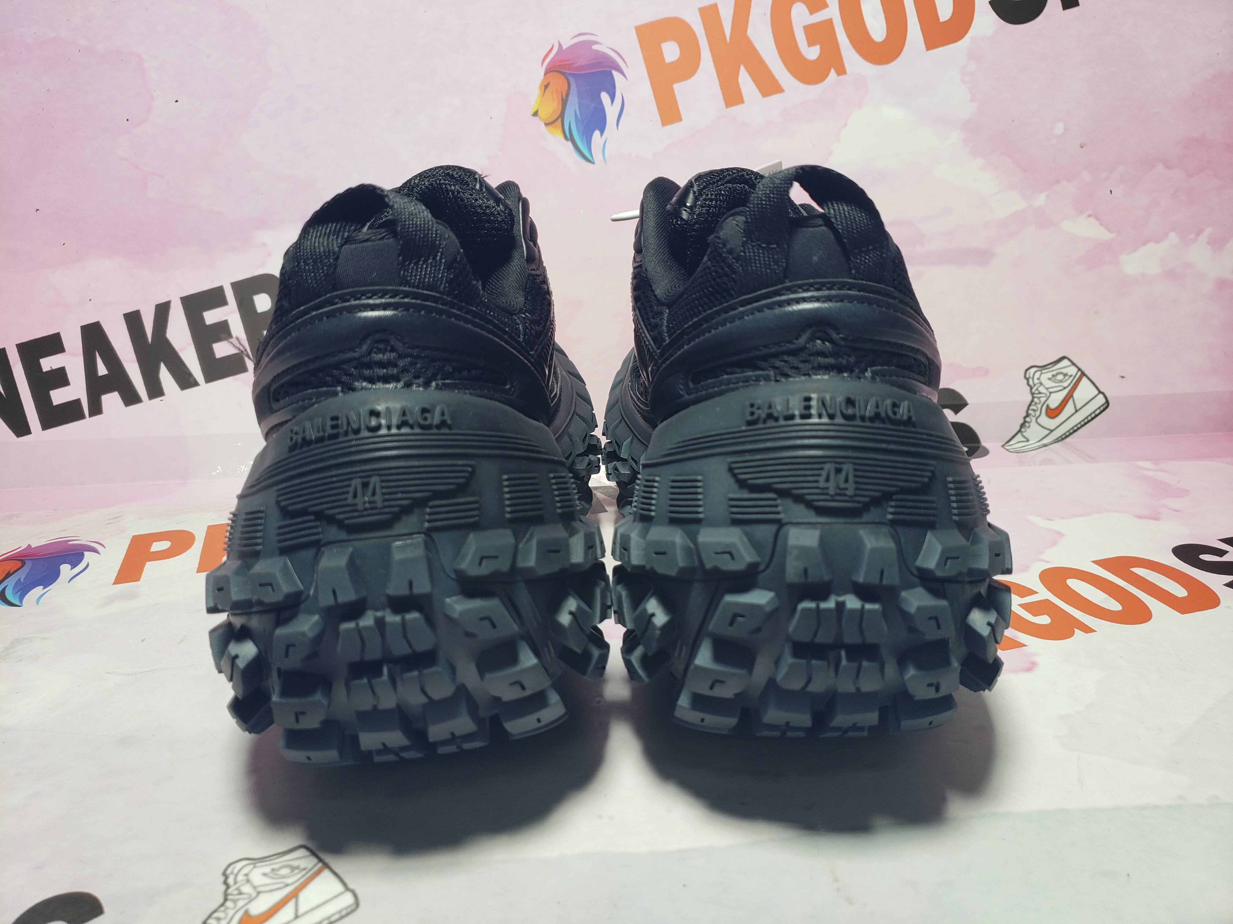 PKGoden Balenciaga Defender Black 685613 W2RA6 1000