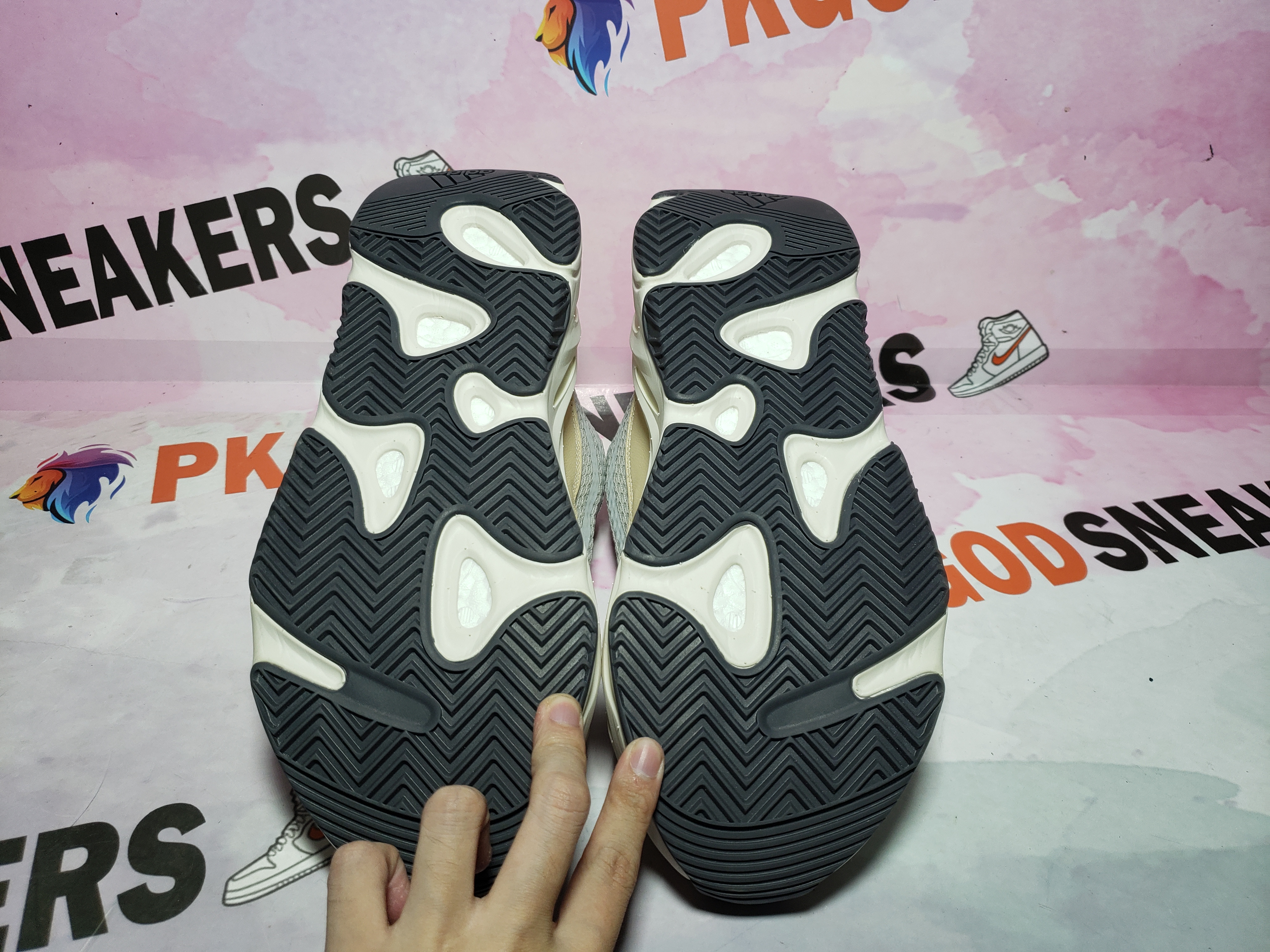 PKGoden Yeezy Boost 700 V2 Cream GY7924