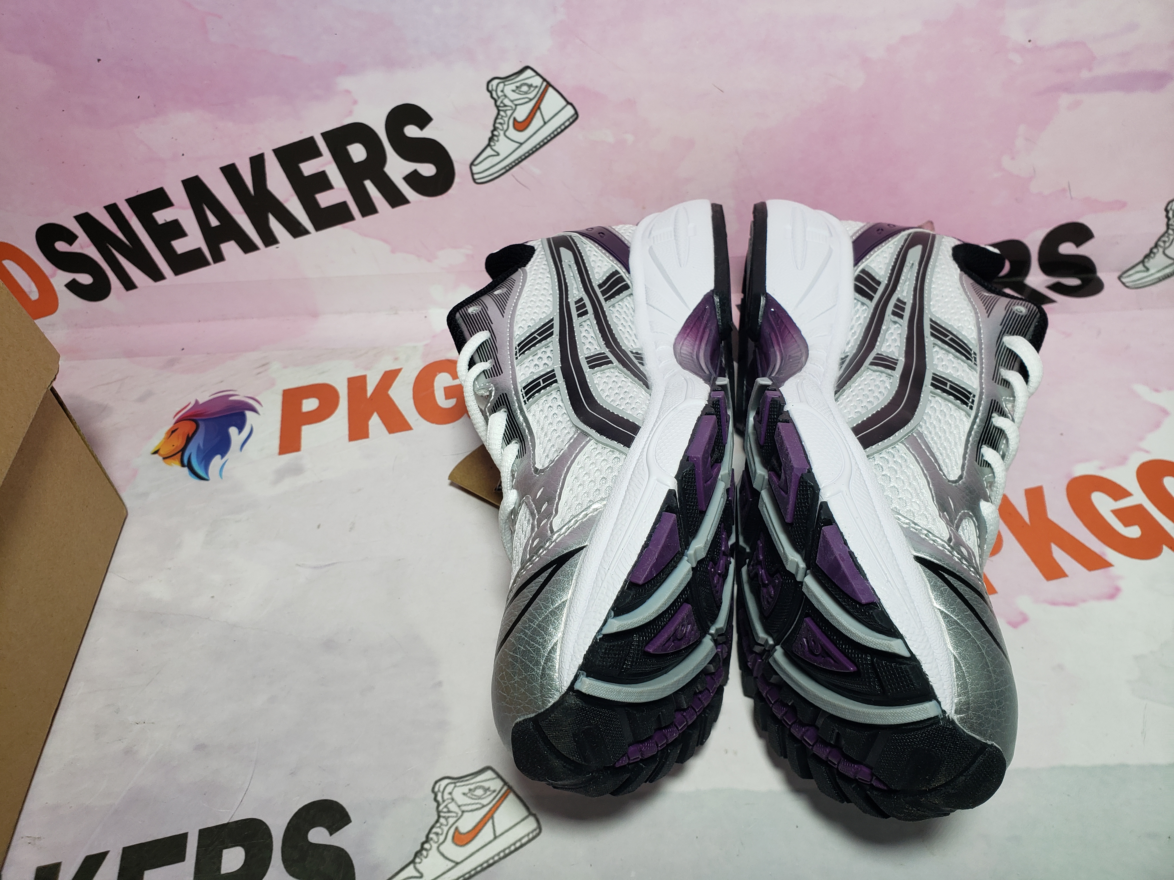 【Flash Sales】Special Sale ASICS Gel-Kayano 14 White Dark Grape 1202A056-111