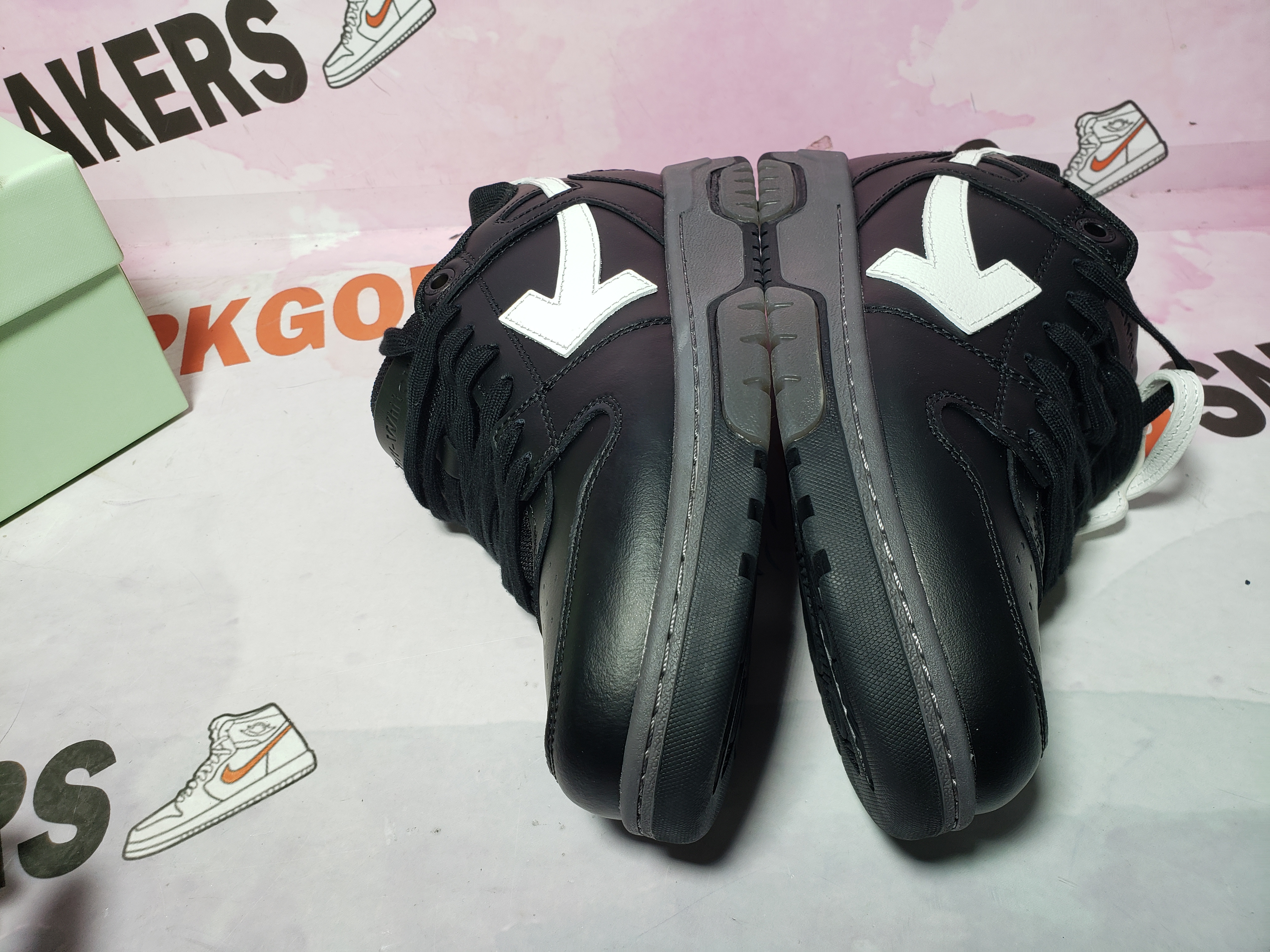 OFF-WHITE Out Of Office OOO Low Tops Black Grey White SS22,OMIA189C99LEA0011001 / OMIA189C99LEA0041001