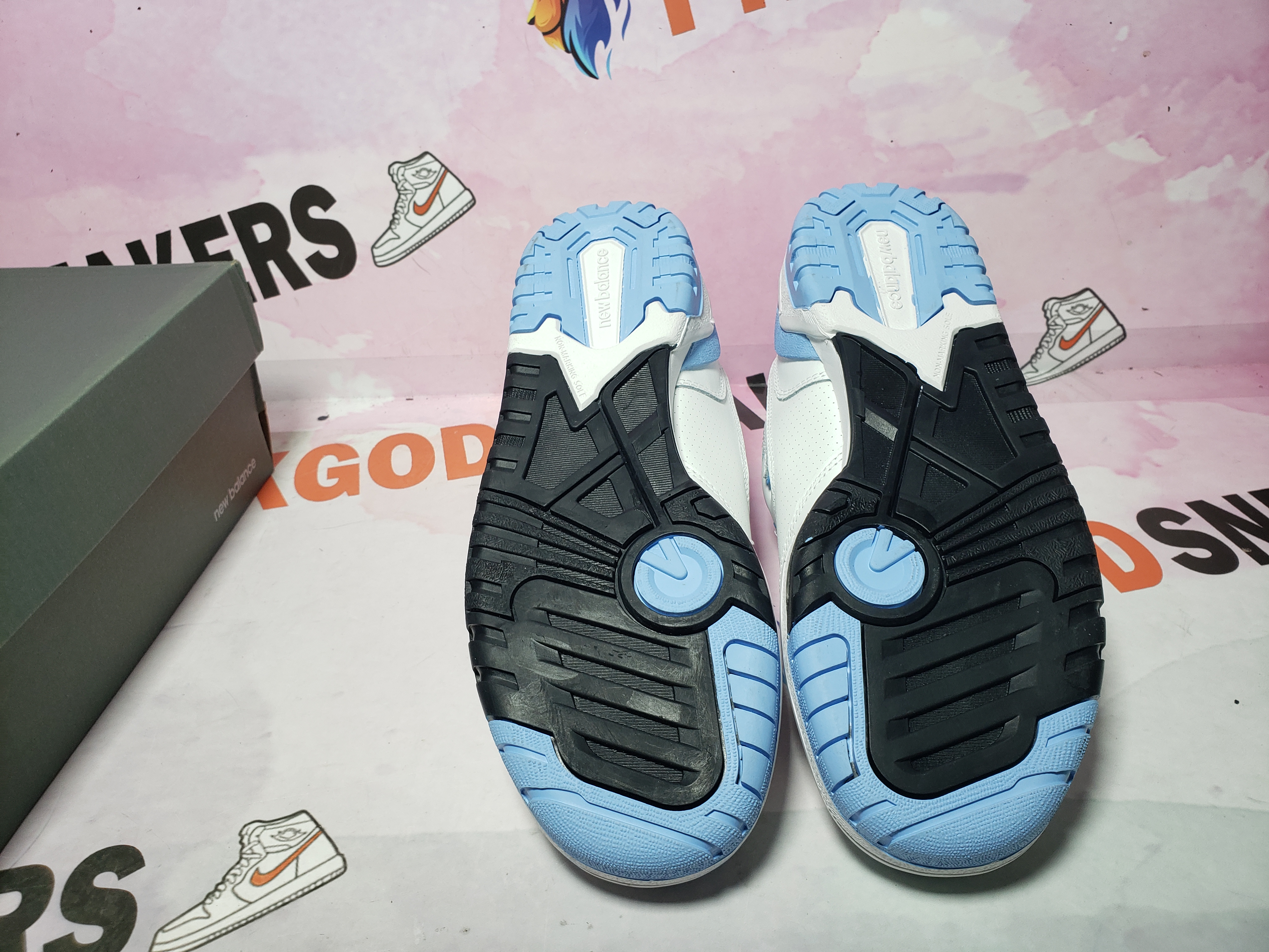 BoostMasterLin New Balance 550 UNC White University Blue BB550HL1