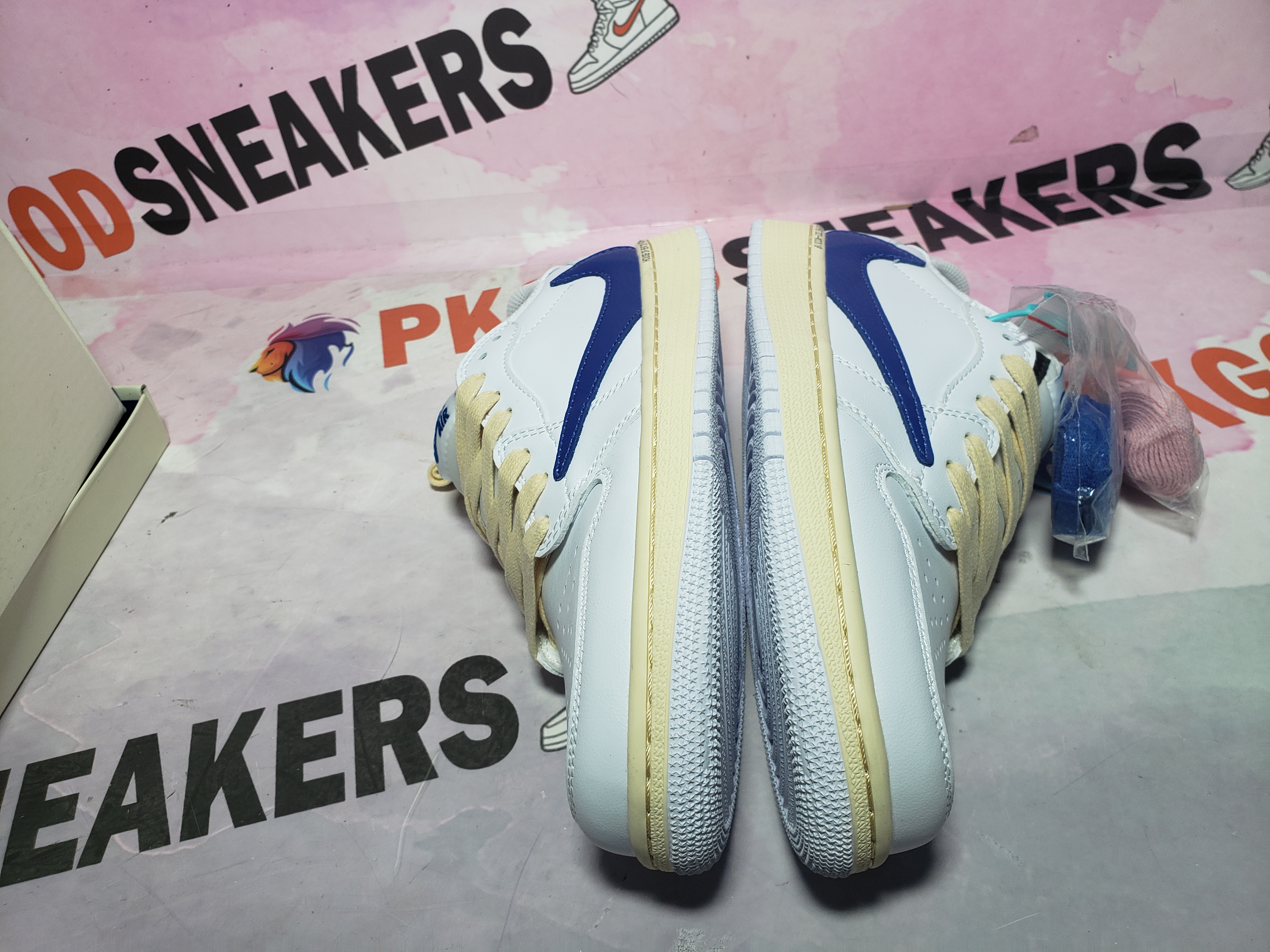 BoostMasterLin Travis Scott x Air Jordan 1 Low White Blue DH68369-186