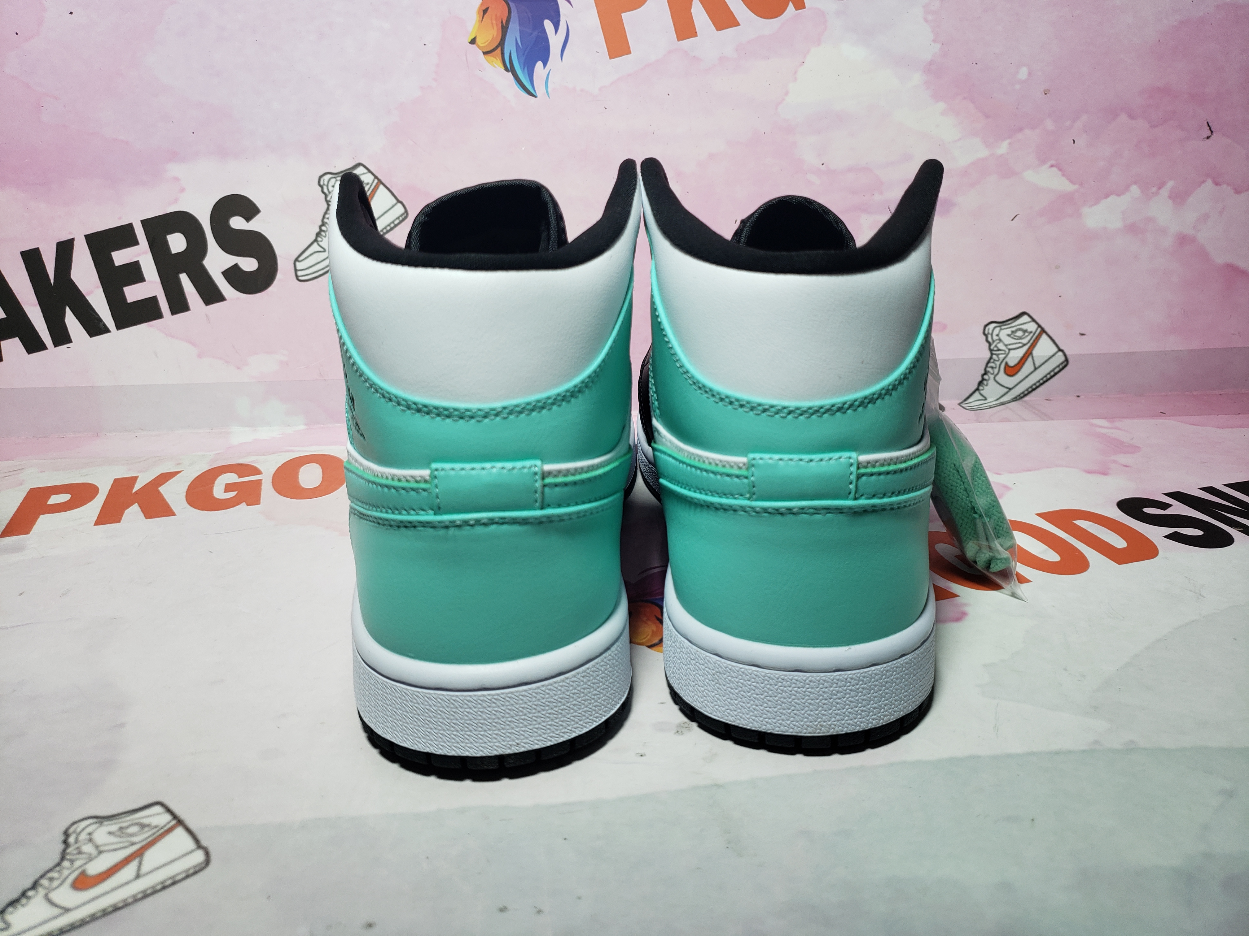 og Jordan 1 Mid SE “Island Green” 554724-132
