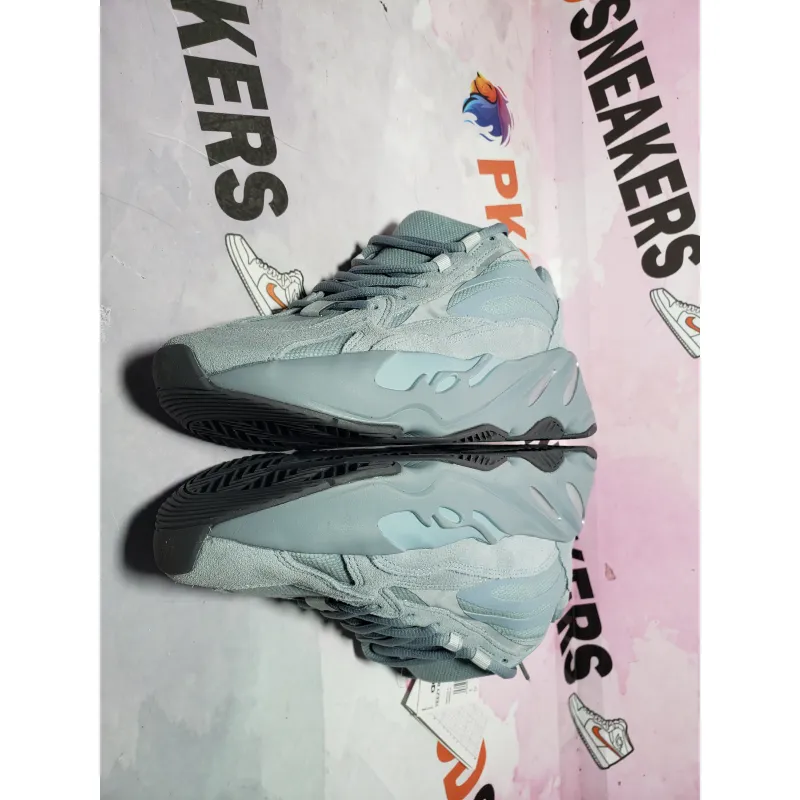og Yeezy Boost 700 V2 Hospital Blue FV8424