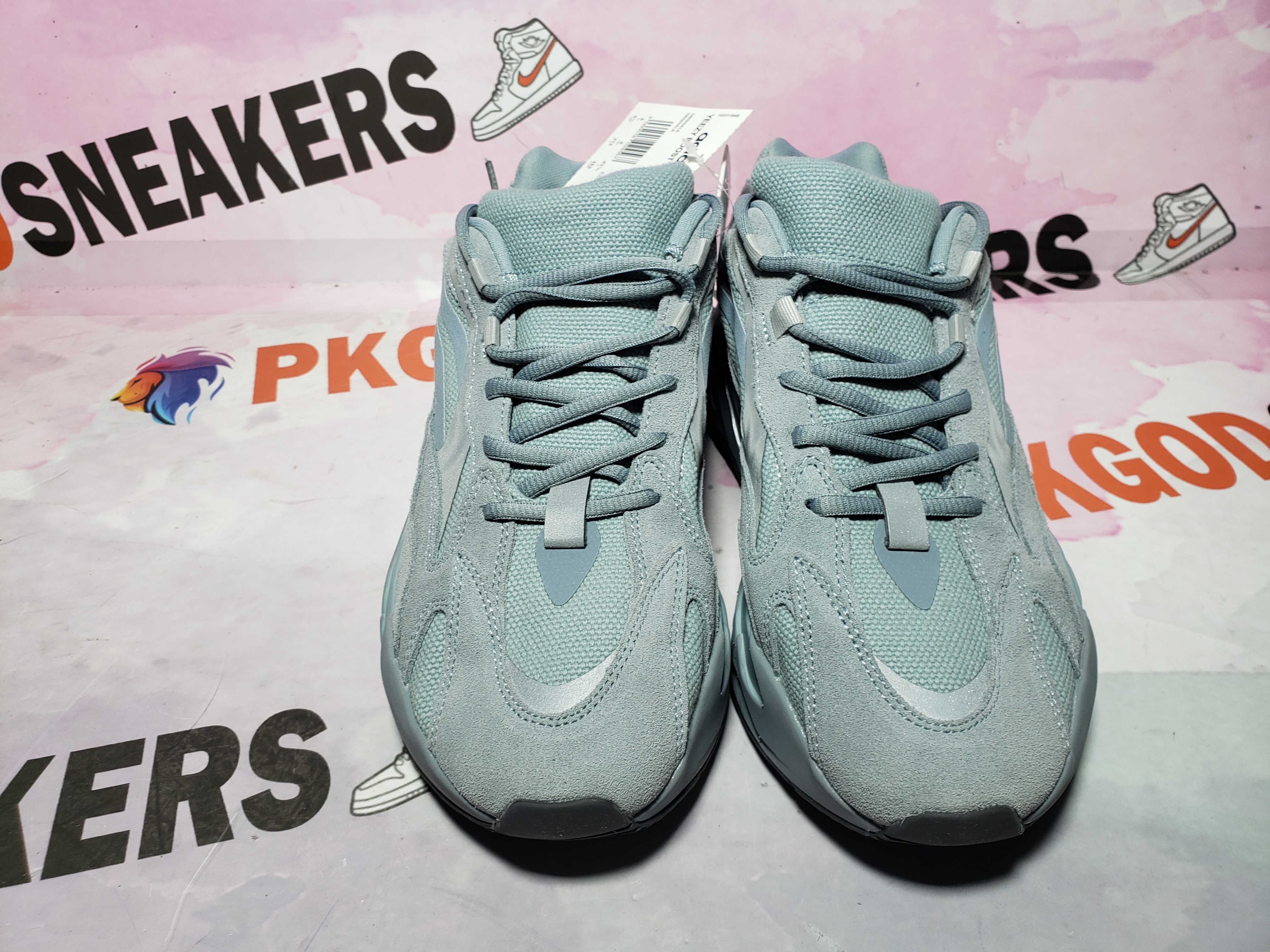 og Yeezy Boost 700 V2 Hospital Blue FV8424