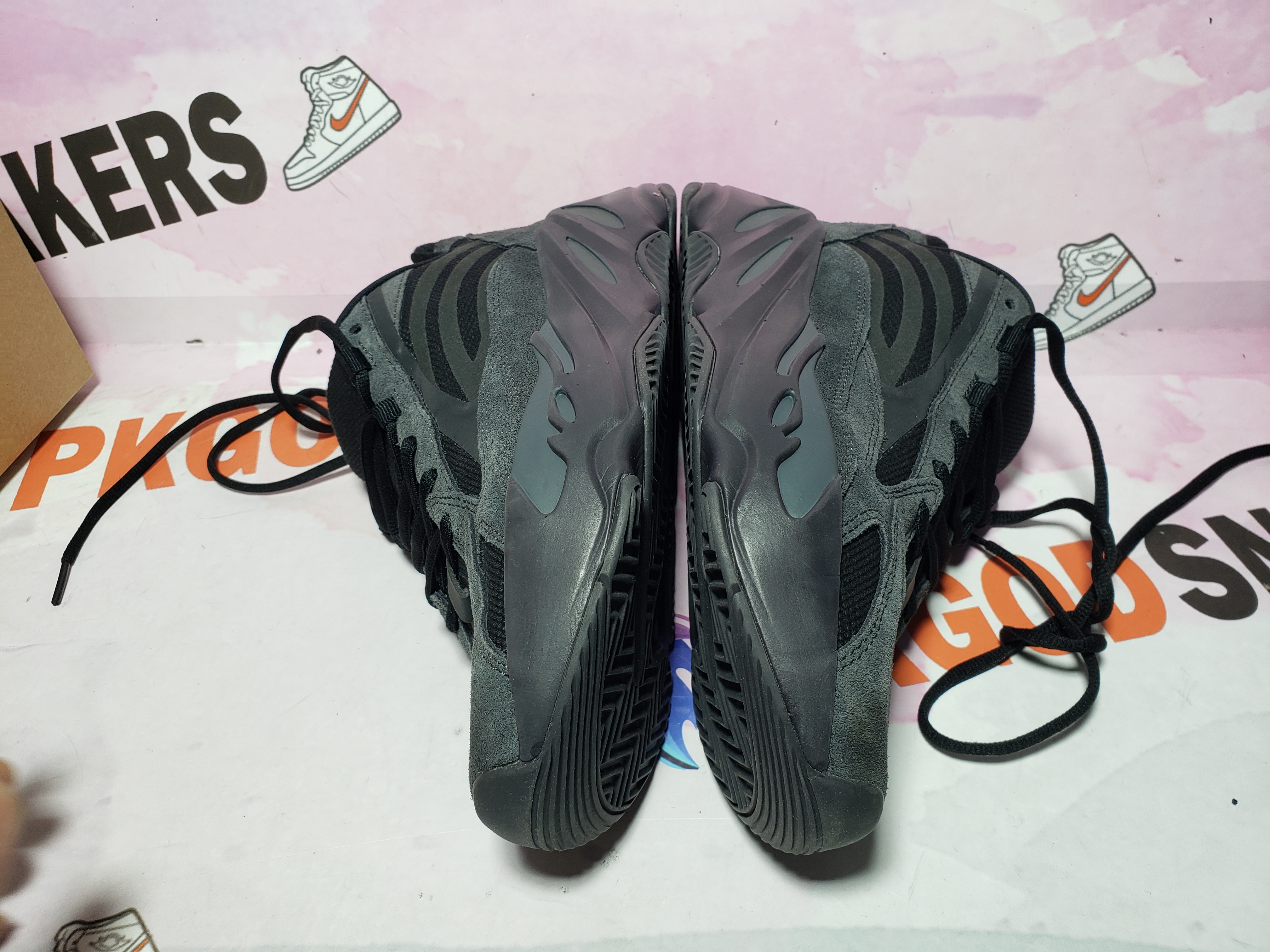 PKGoden Yeezy Boost 700 V2 Vanta FU6684
