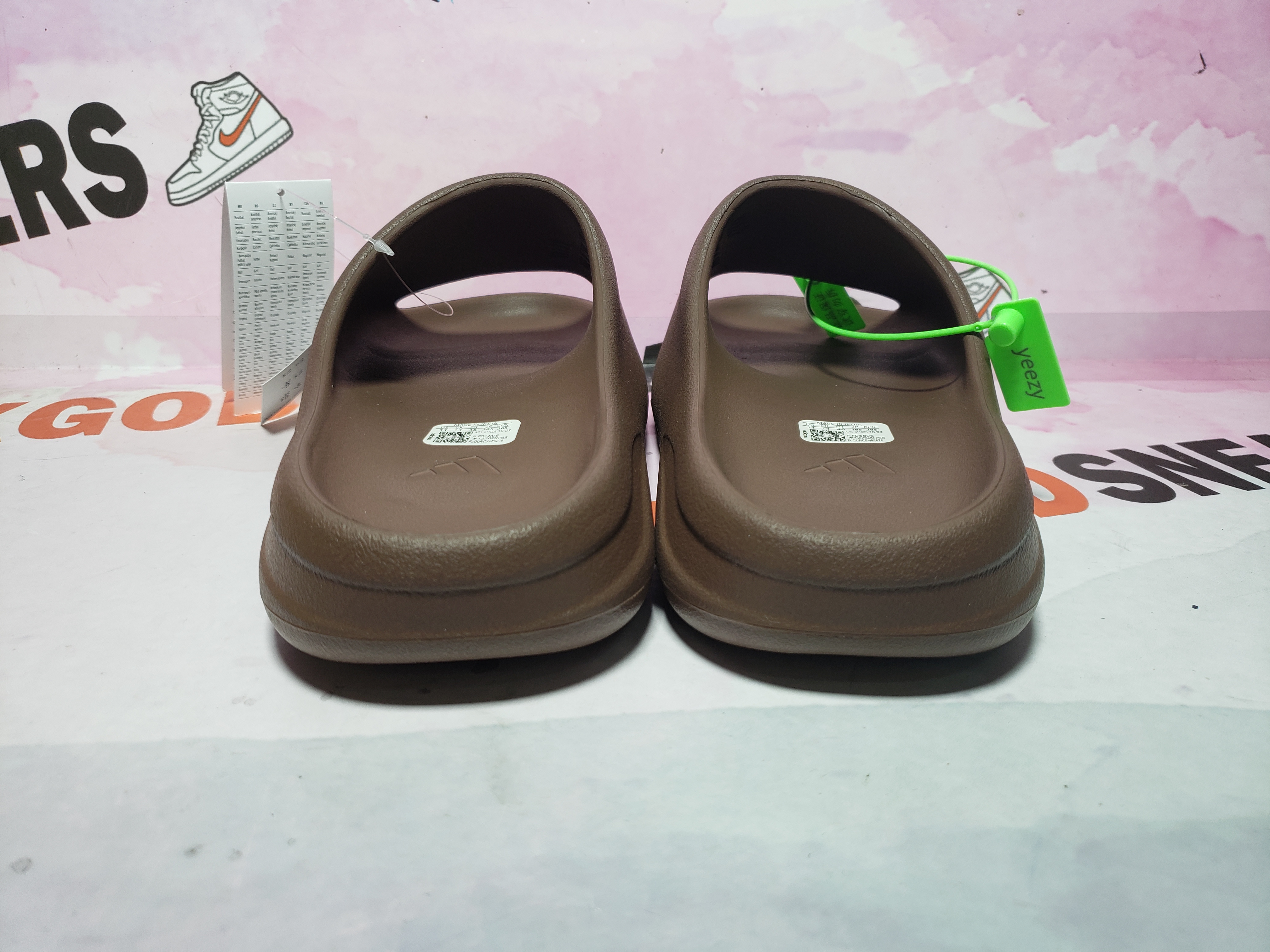 og Yeezy Slide Flax FZ5896