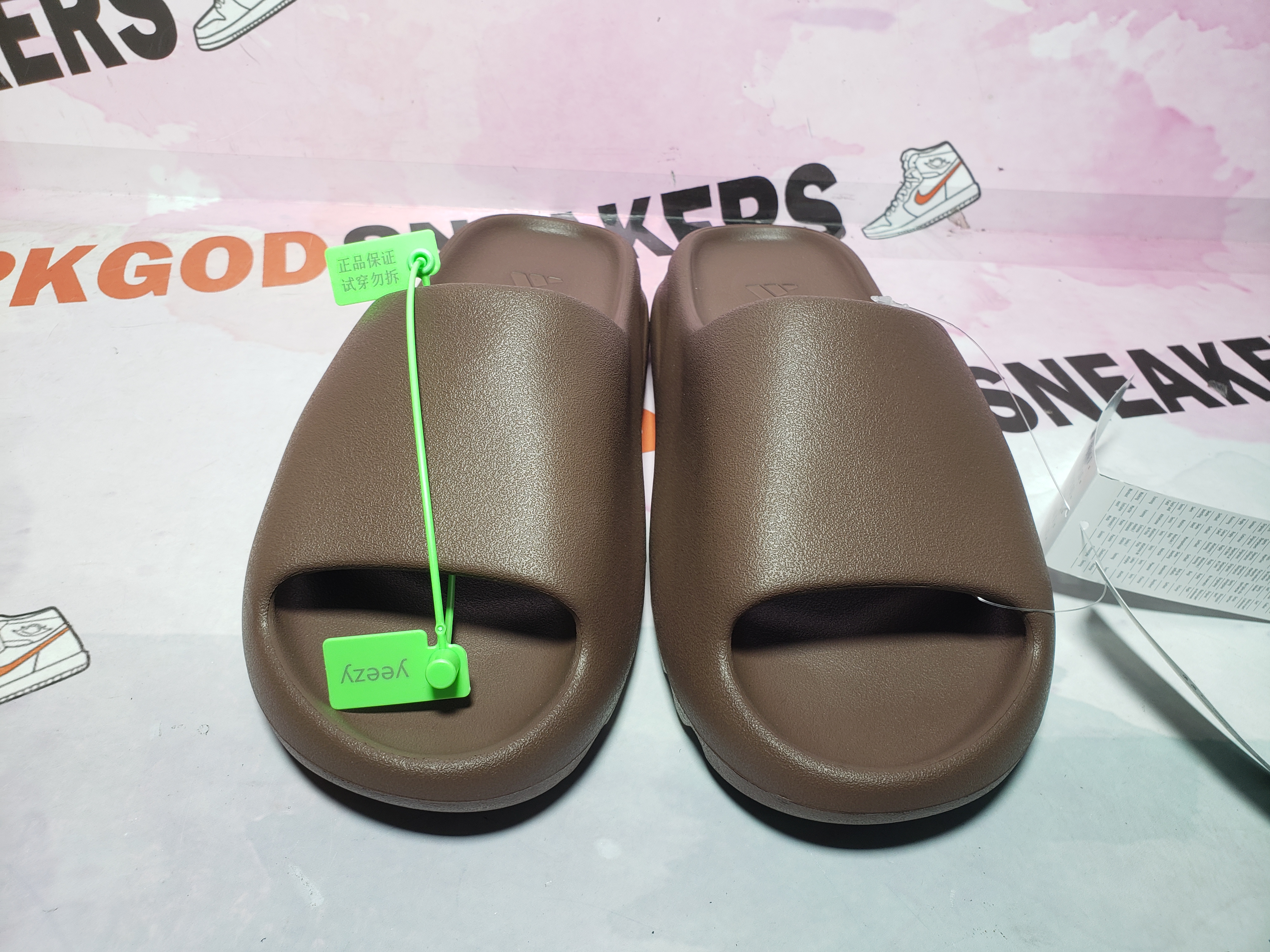og Yeezy Slide Flax FZ5896