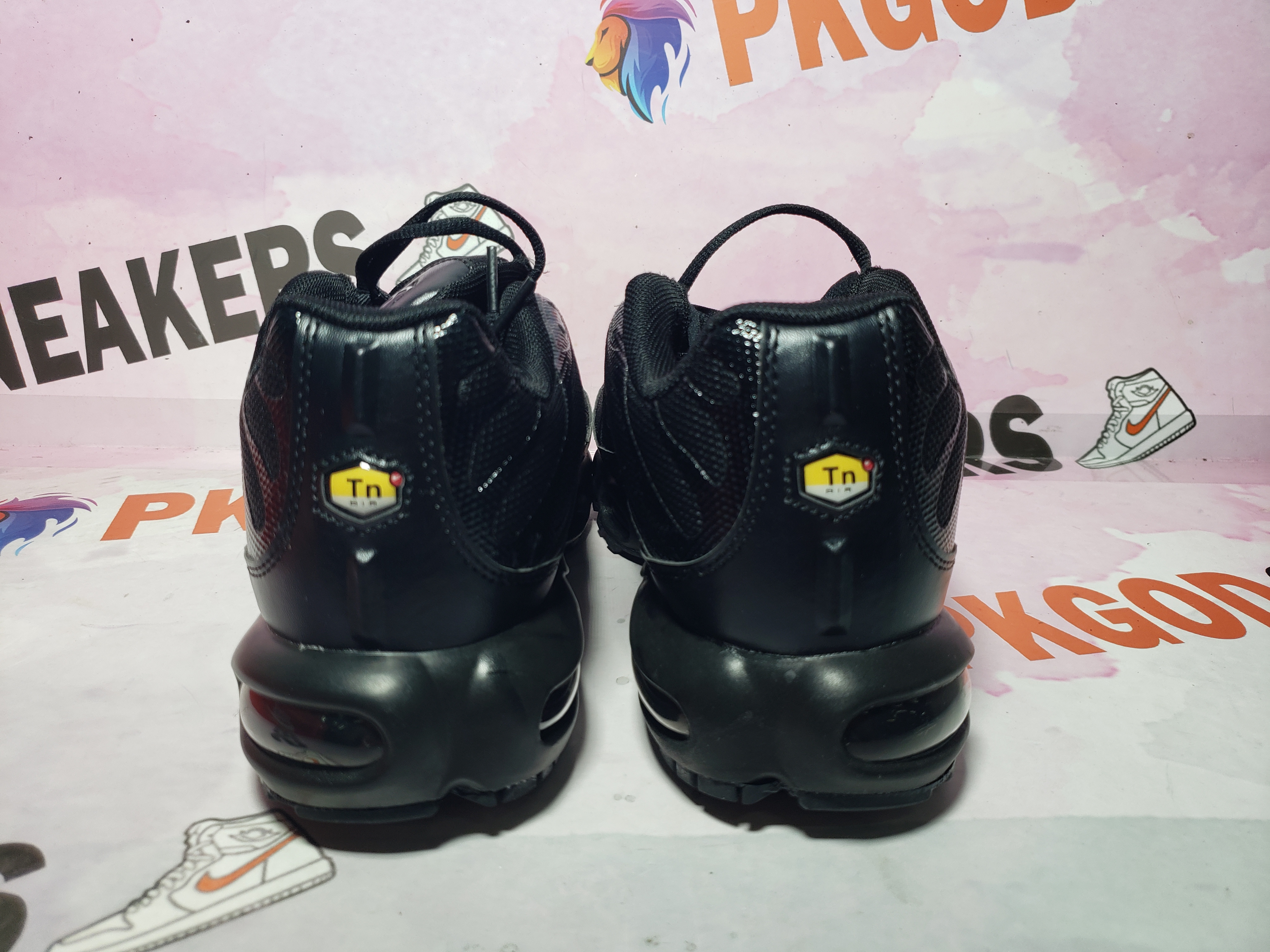 BoostMasterLin Air Max Plus Triple Black 604133-050