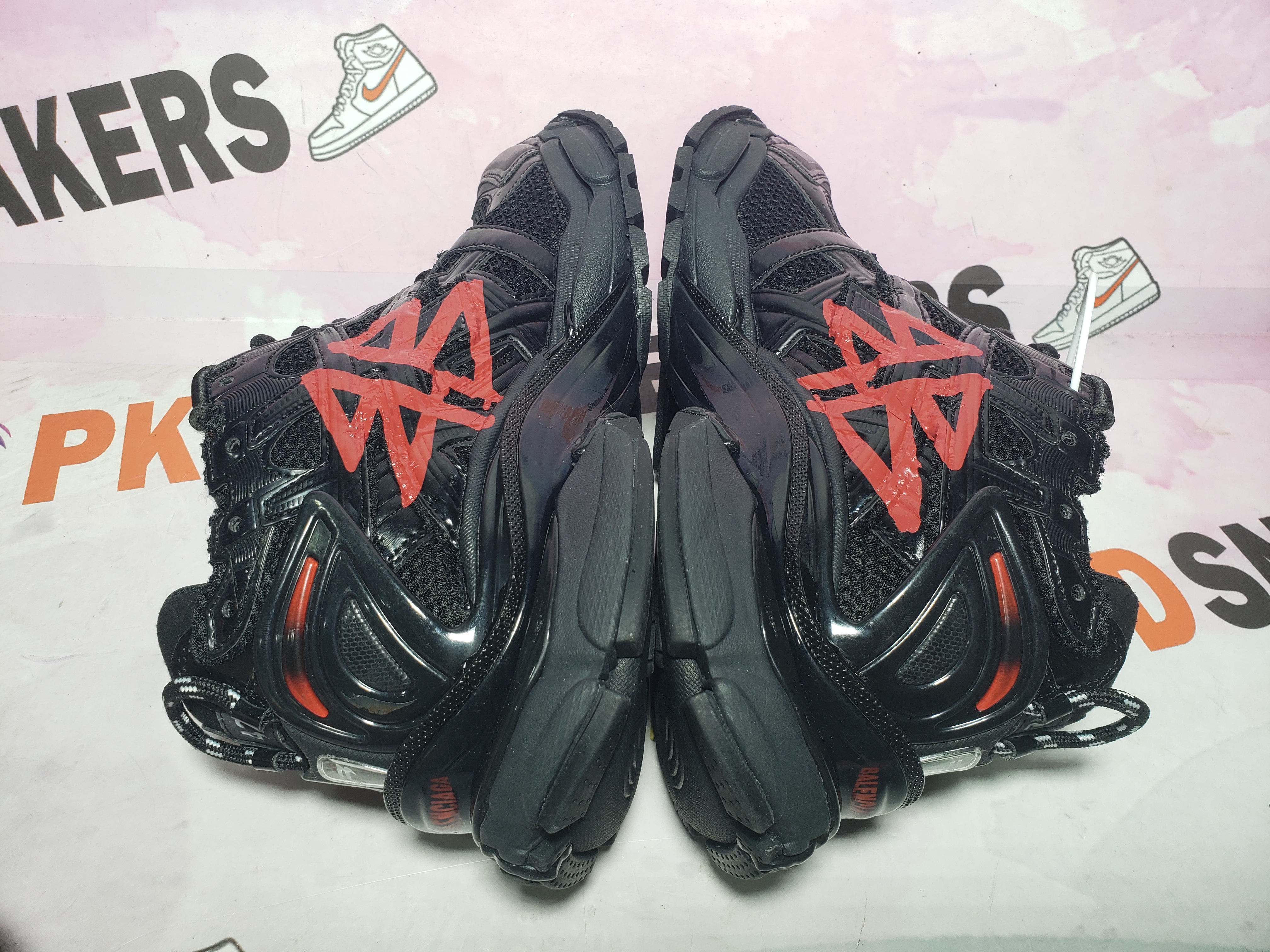 PKGoden Balenciaga 7th Runner Black And Red Characters 677402 W3RB1 0102
